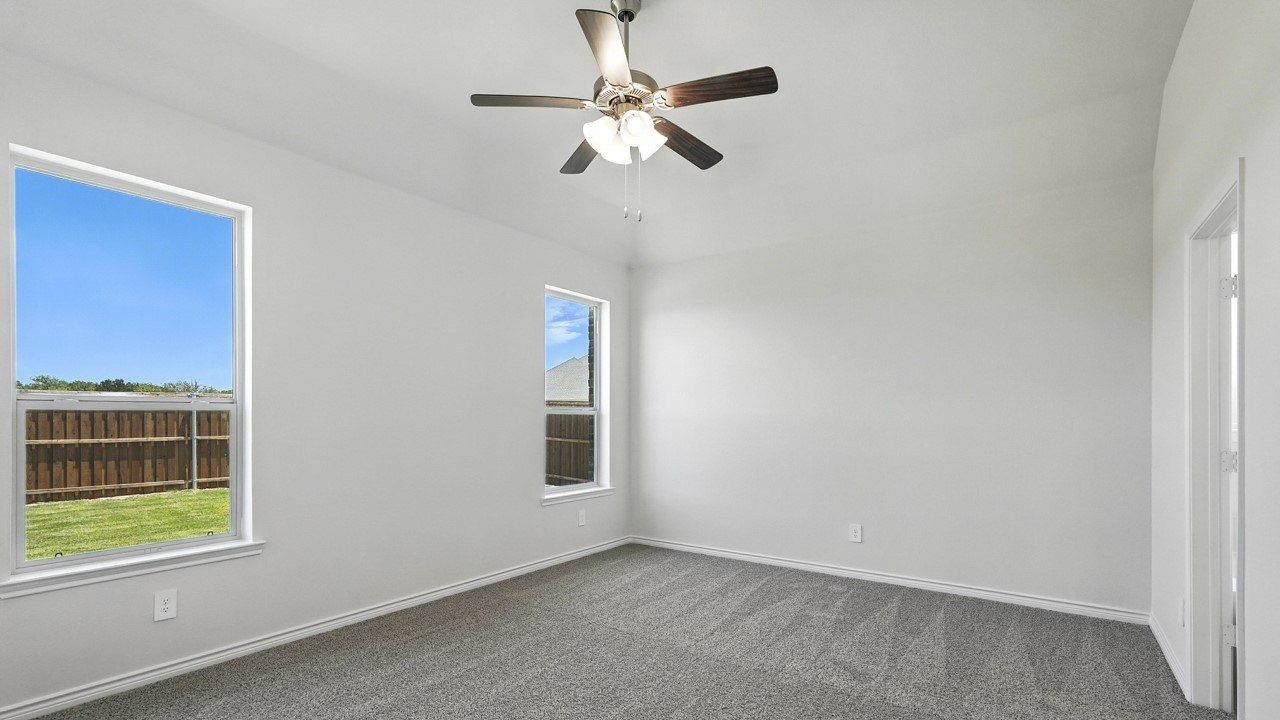 2511 Wesley Avenue. Royse City, TX 75189