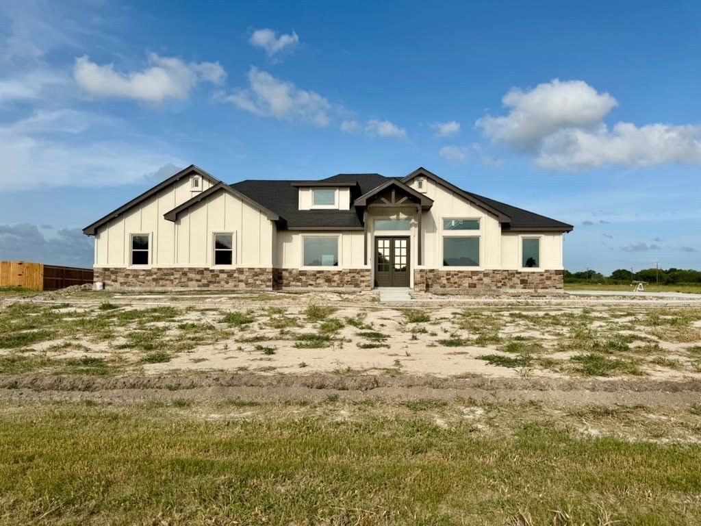112 N County Road 1060. Kingsville, TX 78363