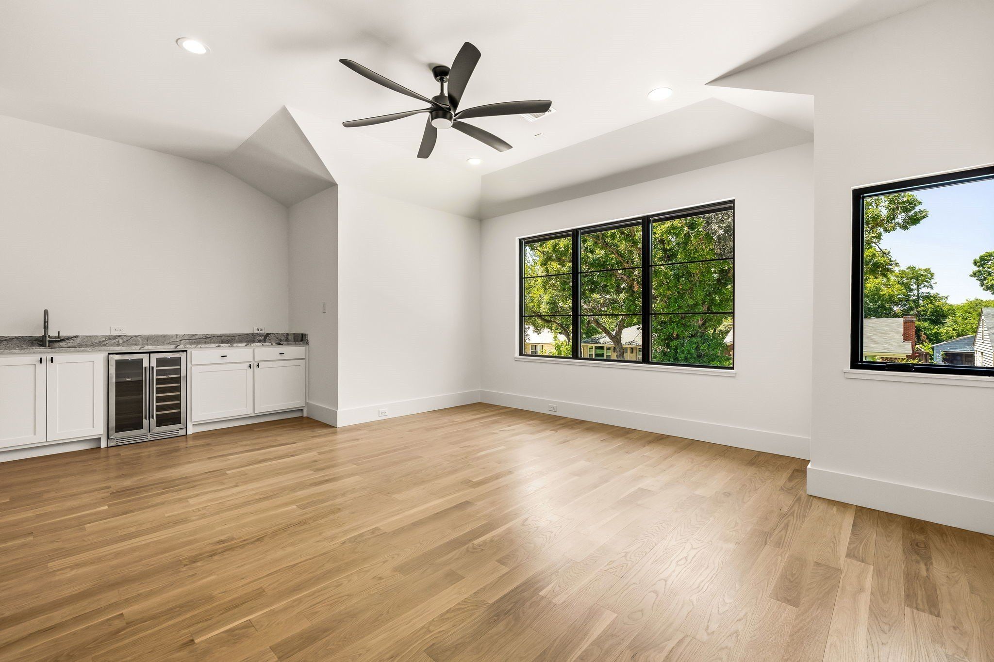 7714 Morton Street. Dallas, TX 75209