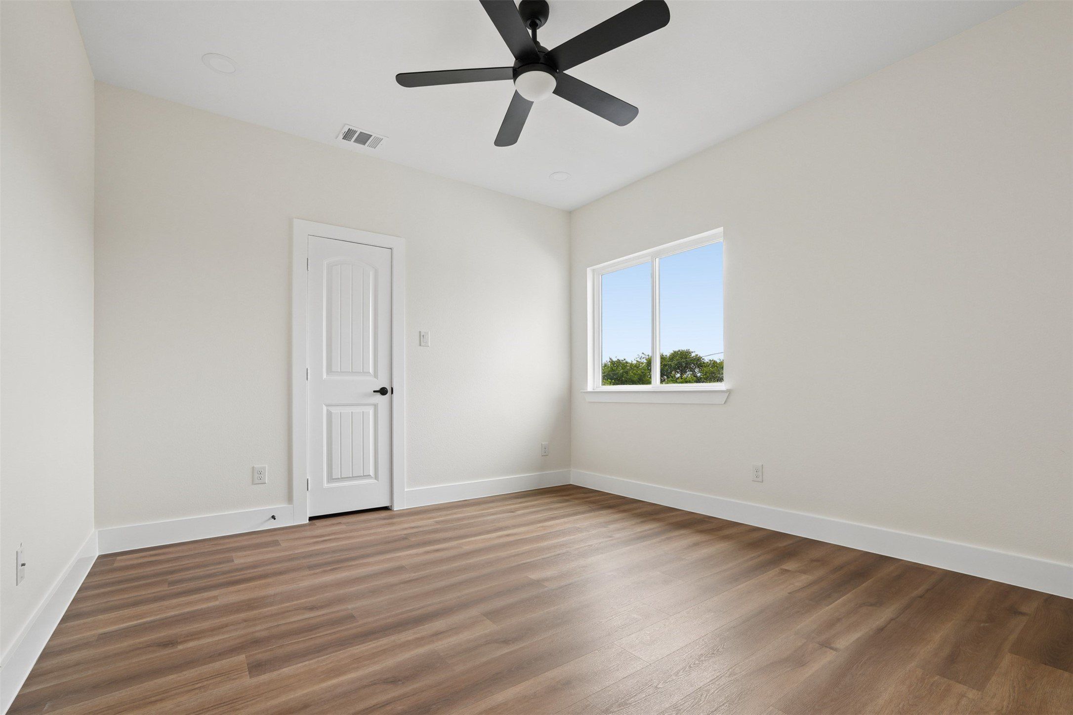 2646 Alabama Avenue. Dallas, TX 75216