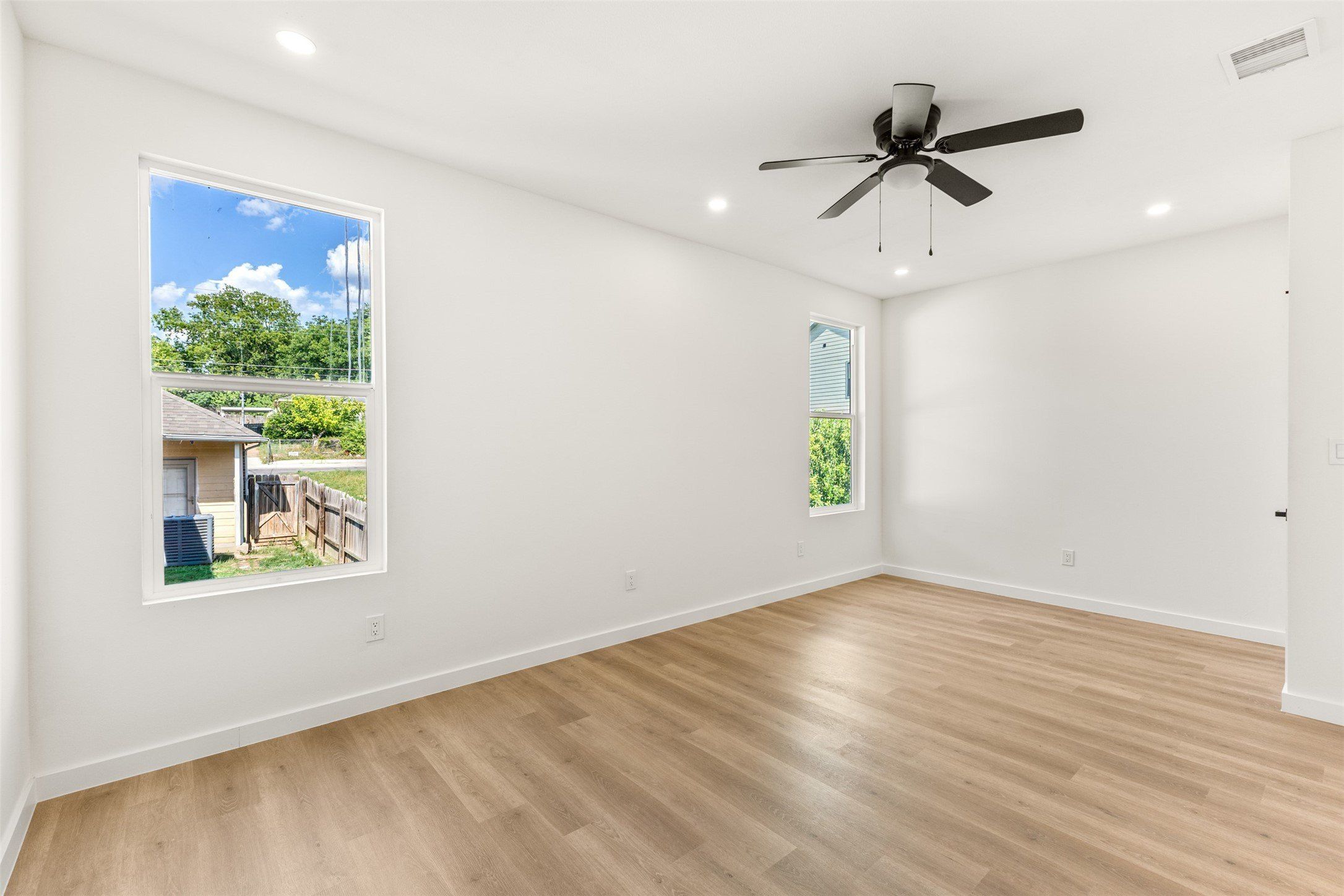 438 Bonnie View Road. Dallas, TX 75203
