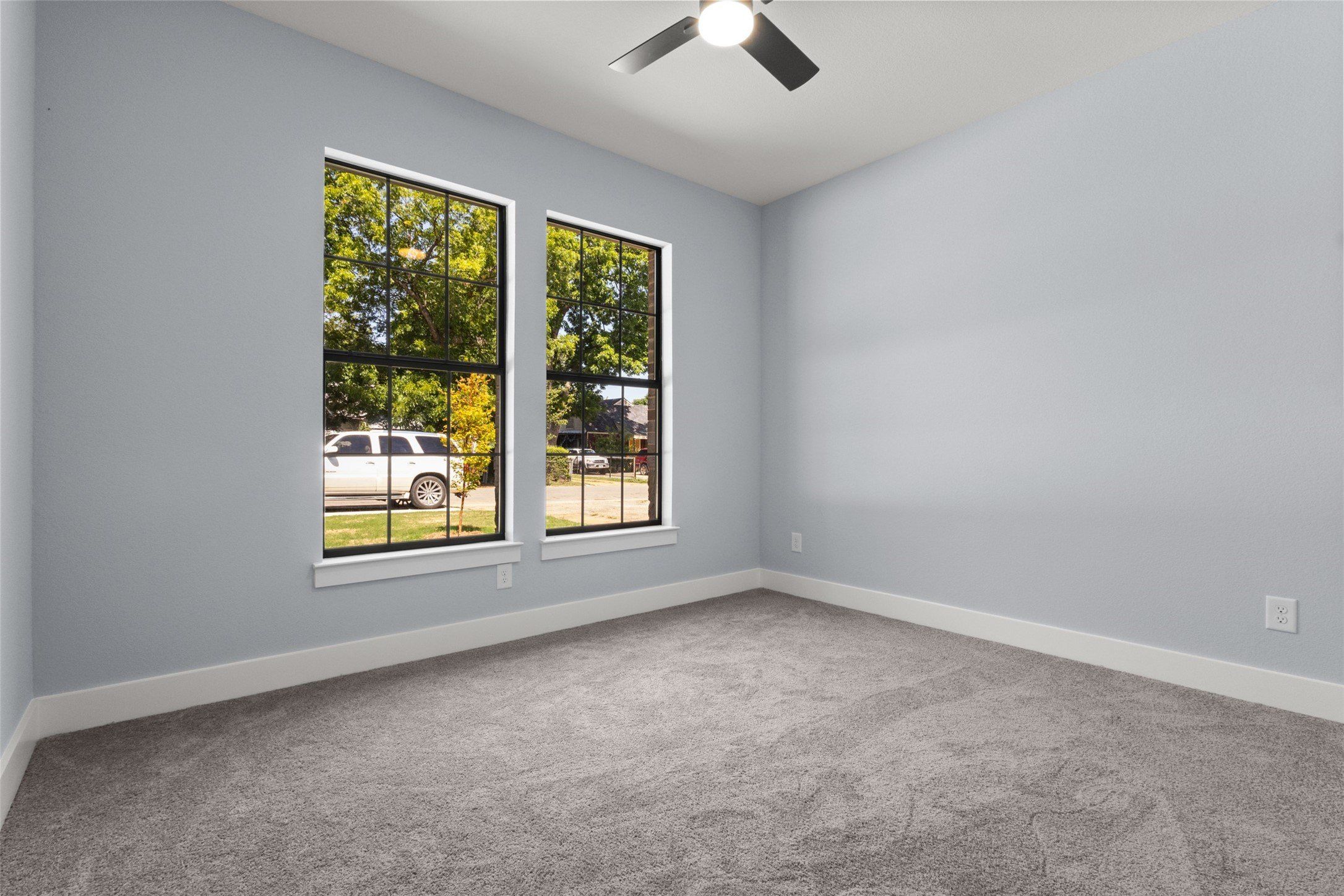 2618 Seevers Avenue. Dallas, TX 75216