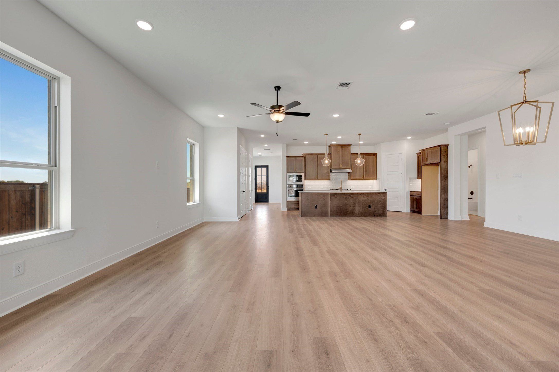 2097 Pine Grove Lane. Arlington, TX 76005