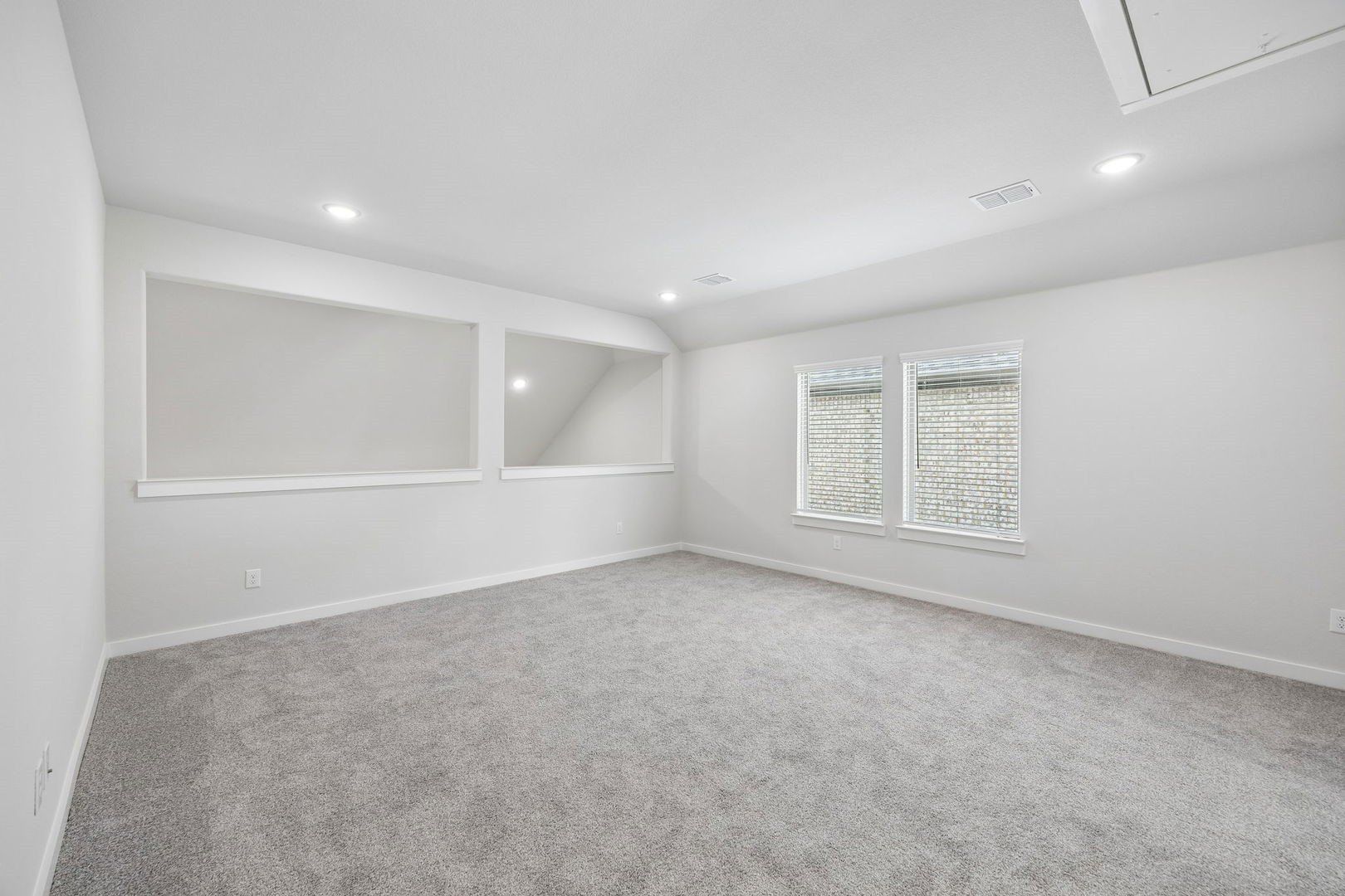 3205 Azalea Lane. Gunter, TX 75058