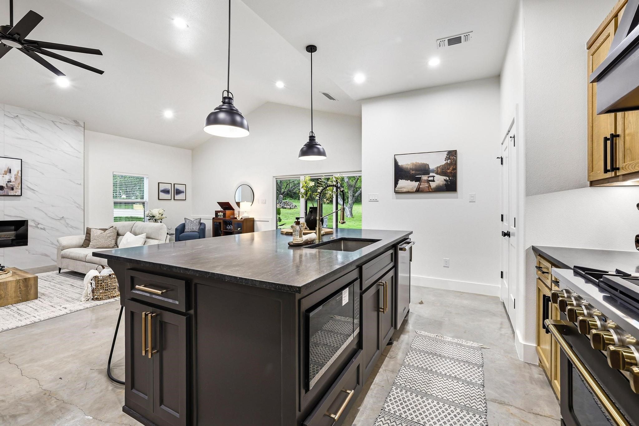1838 S Park Avenue. Denison, TX 75020