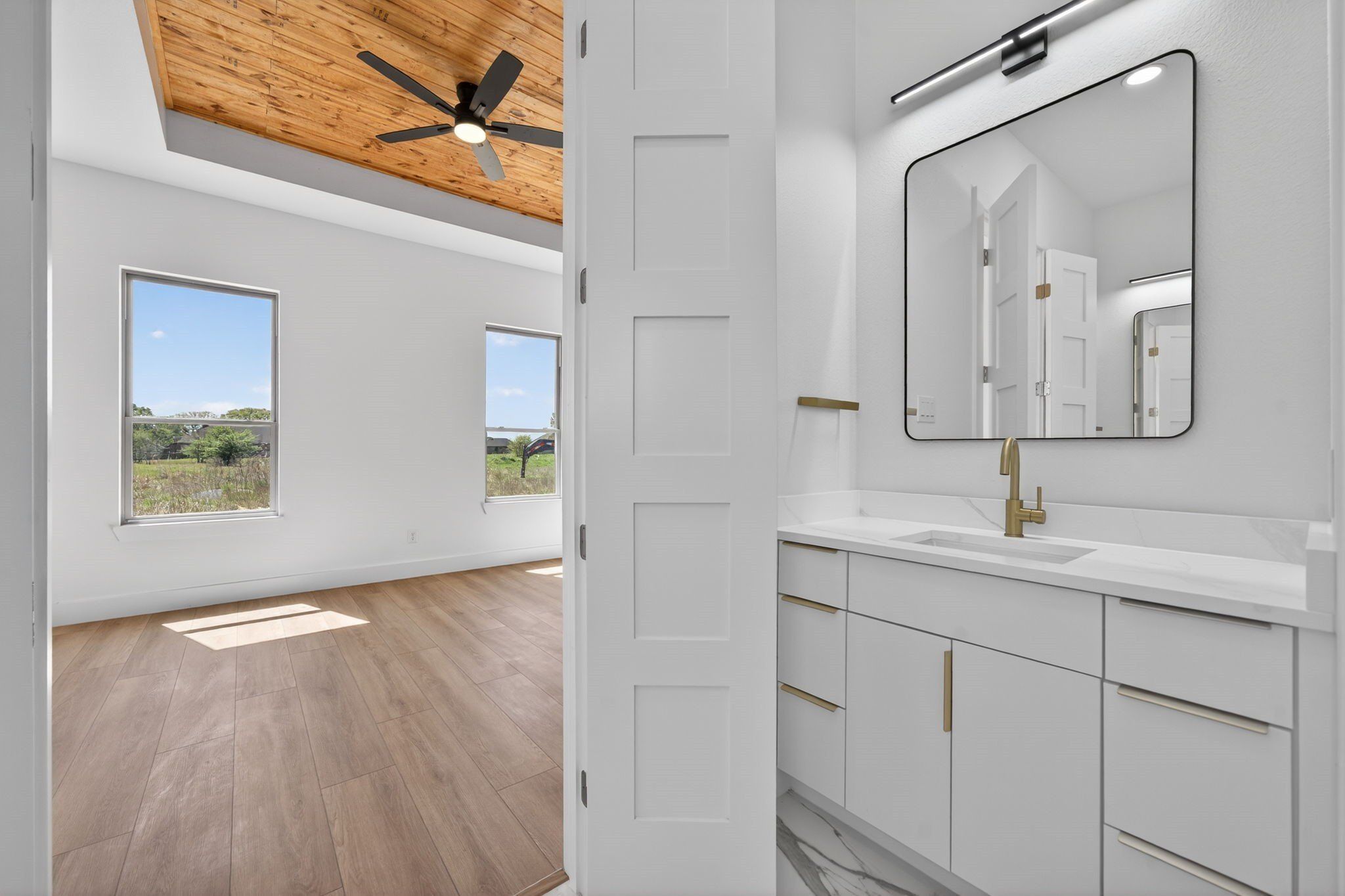 2821 Canvas Back Drive. Lone Oak, TX 75453