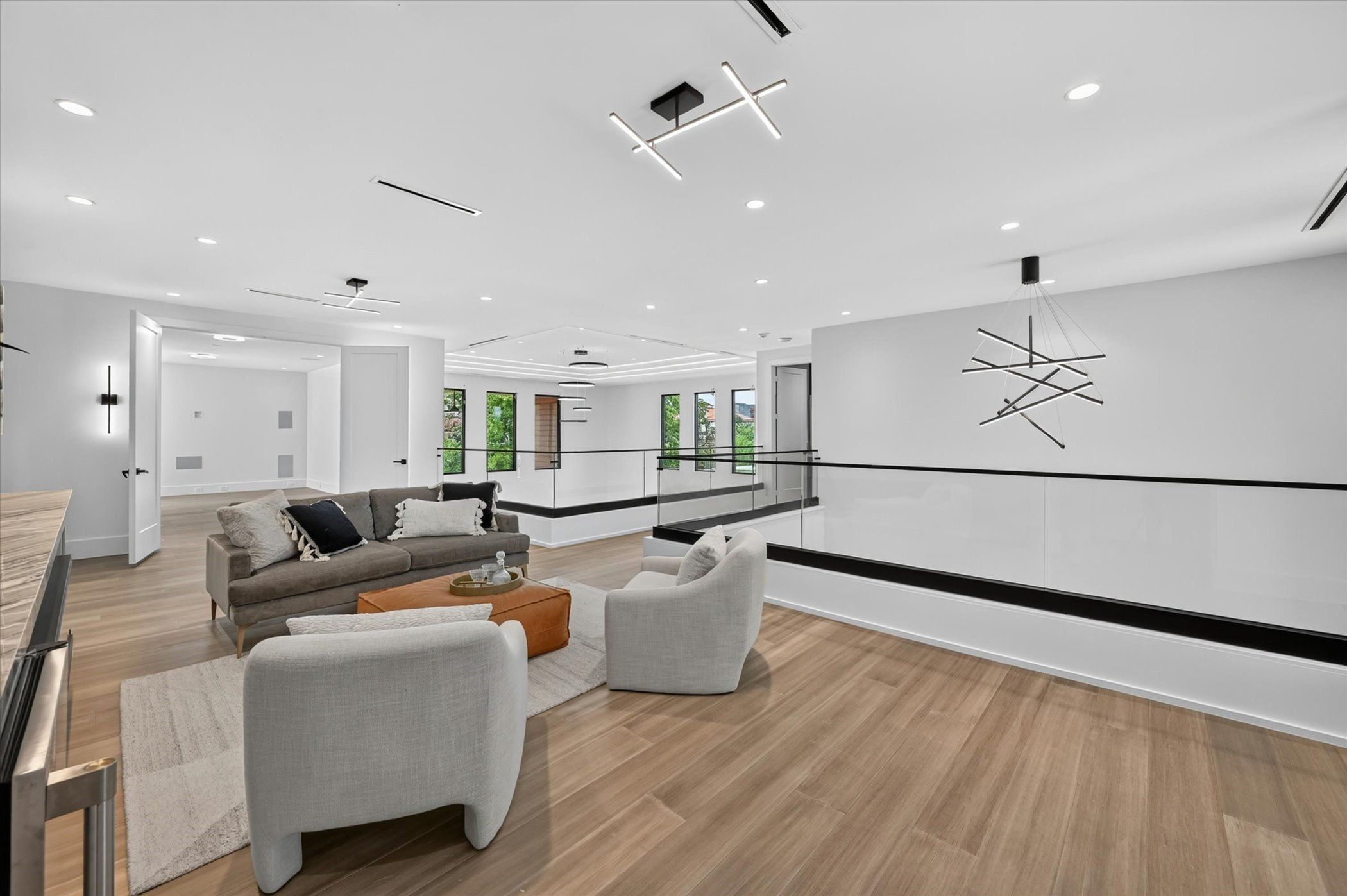 6466 Royal Lane. Dallas, TX 75230
