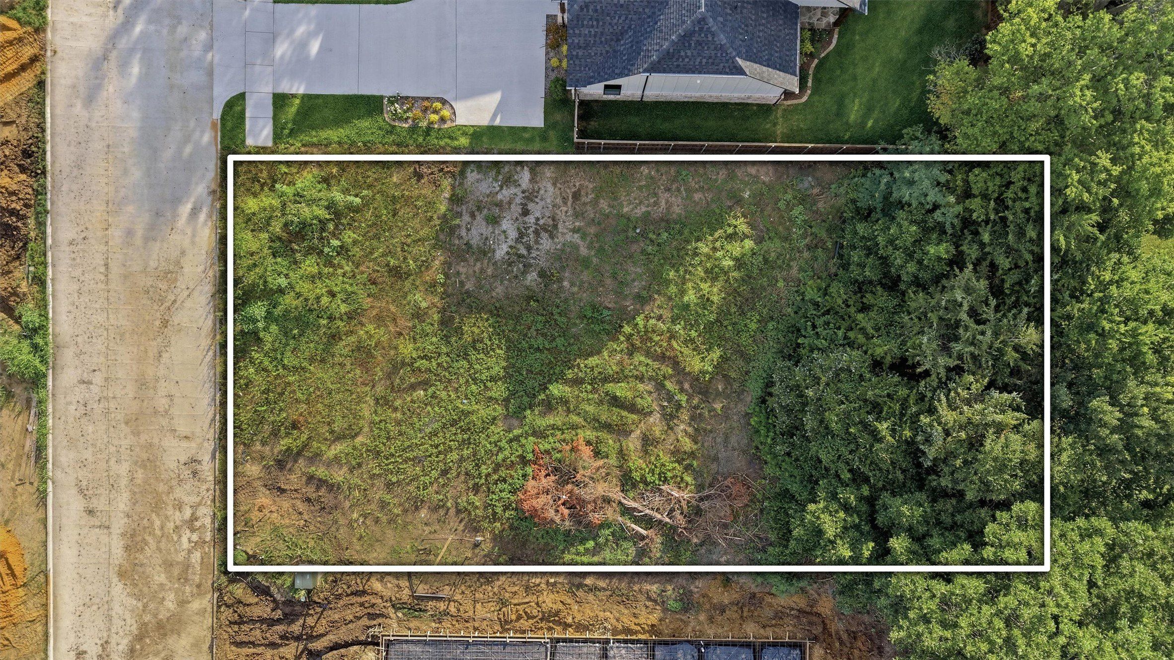 1912 Heritage Knoll Drive. Sherman, TX 75092