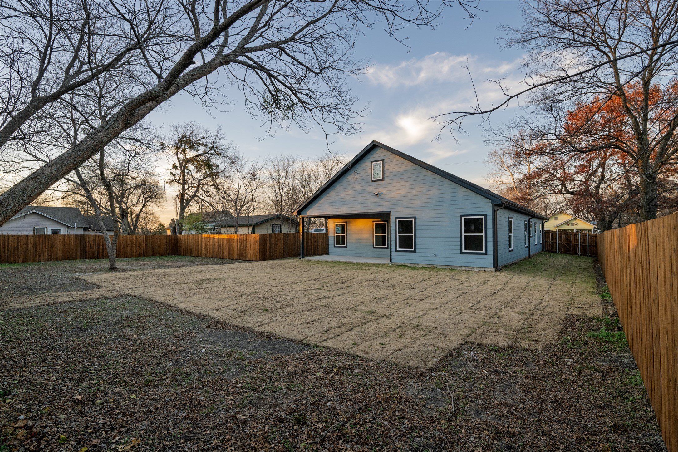 411 W Elm Street. Whitewright, TX 75491