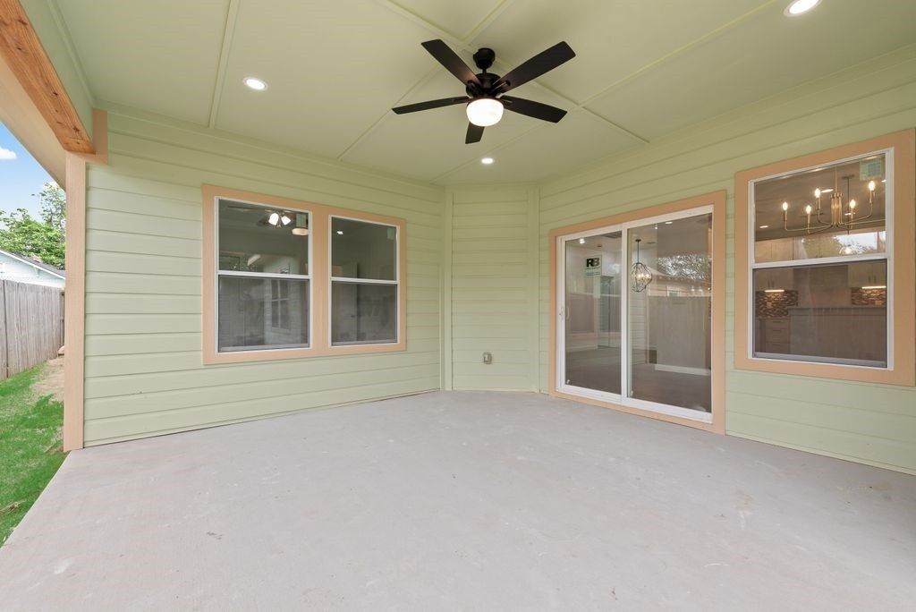 2706 Lenway Street. Dallas, TX 75215