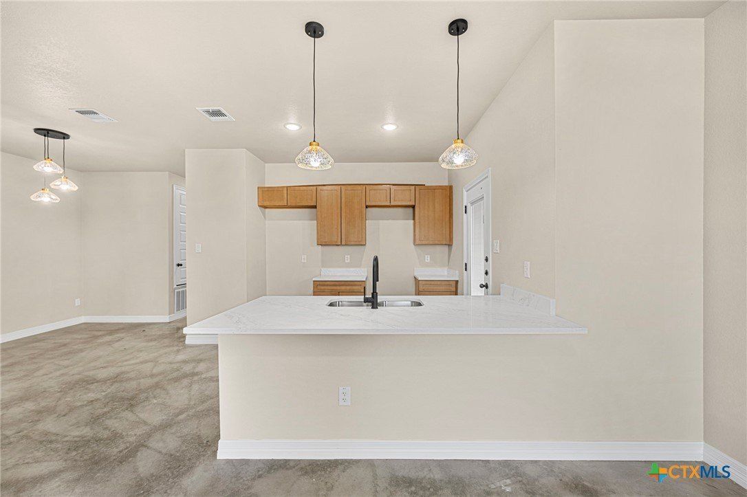 1315 Lone Pine Way. Killeen, TX 76543