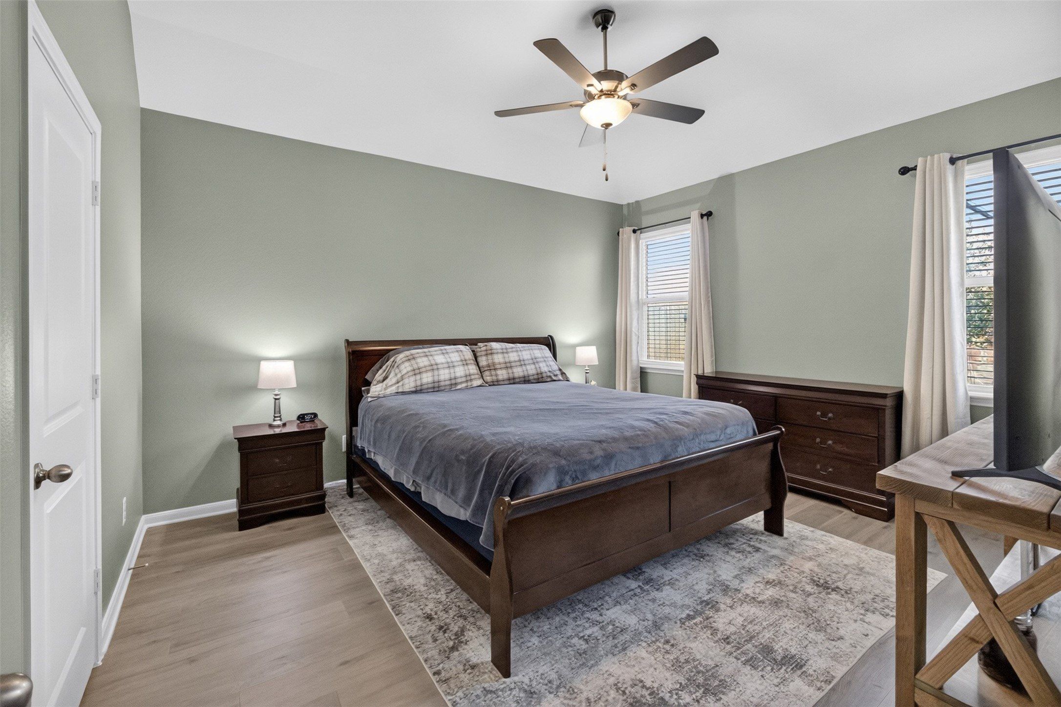 905 Cawthorne Trail. Fort Worth, TX 76108
