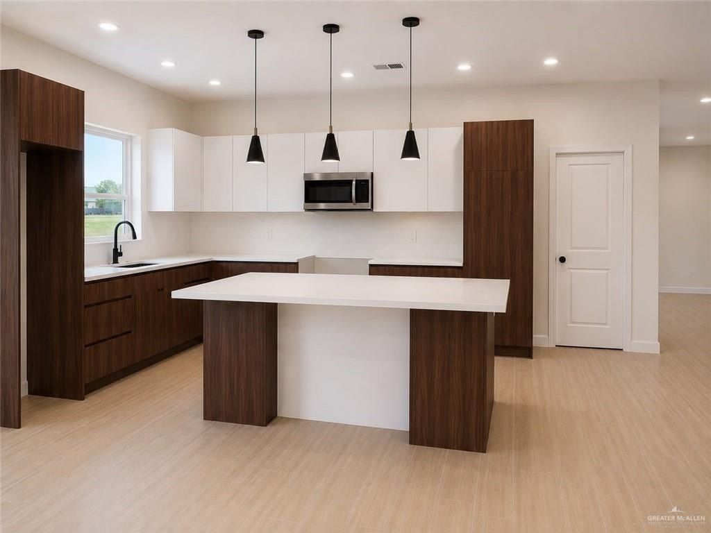 5439 N Destino Avenue. Edinburg, TX 78542
