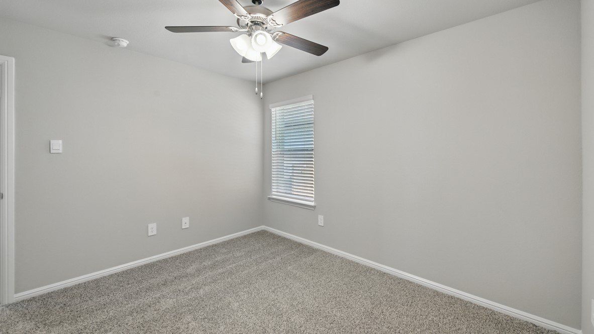 162 Davis Lane. Newark, TX 76071