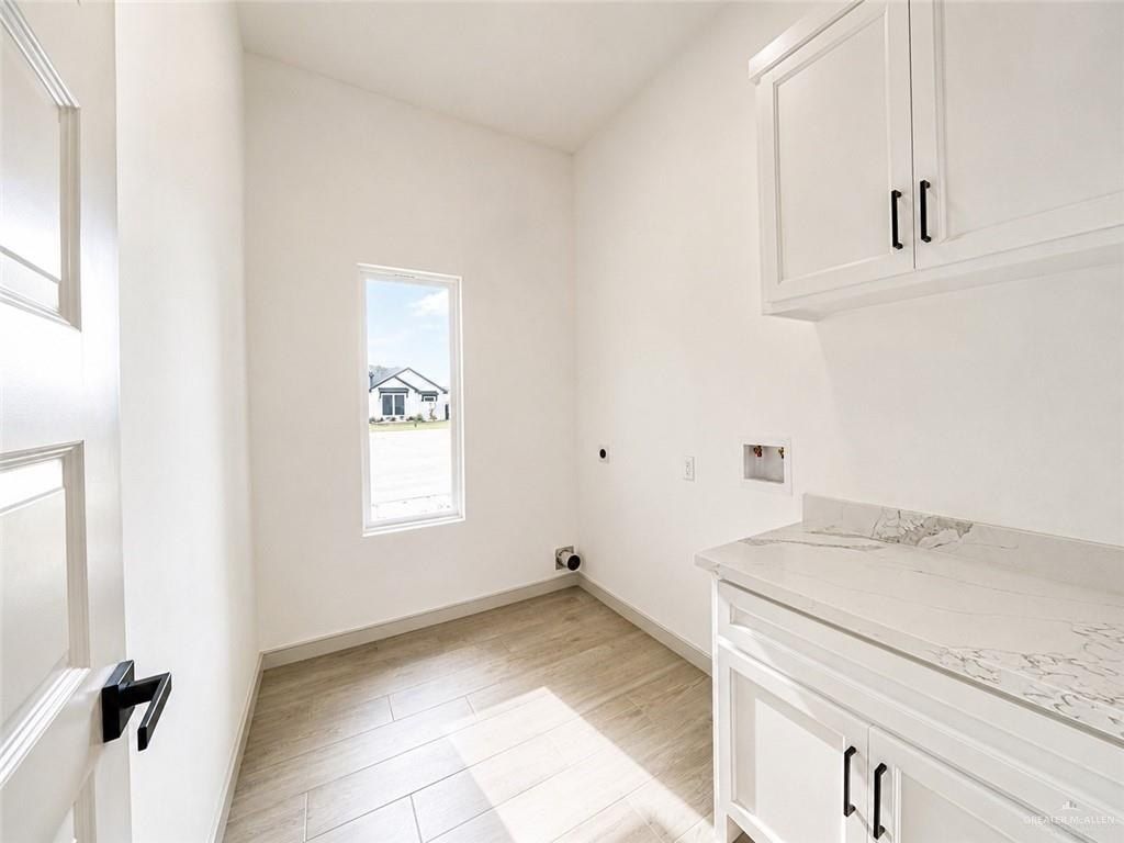 1700 Trophy Drive. Edinburg, TX 78542