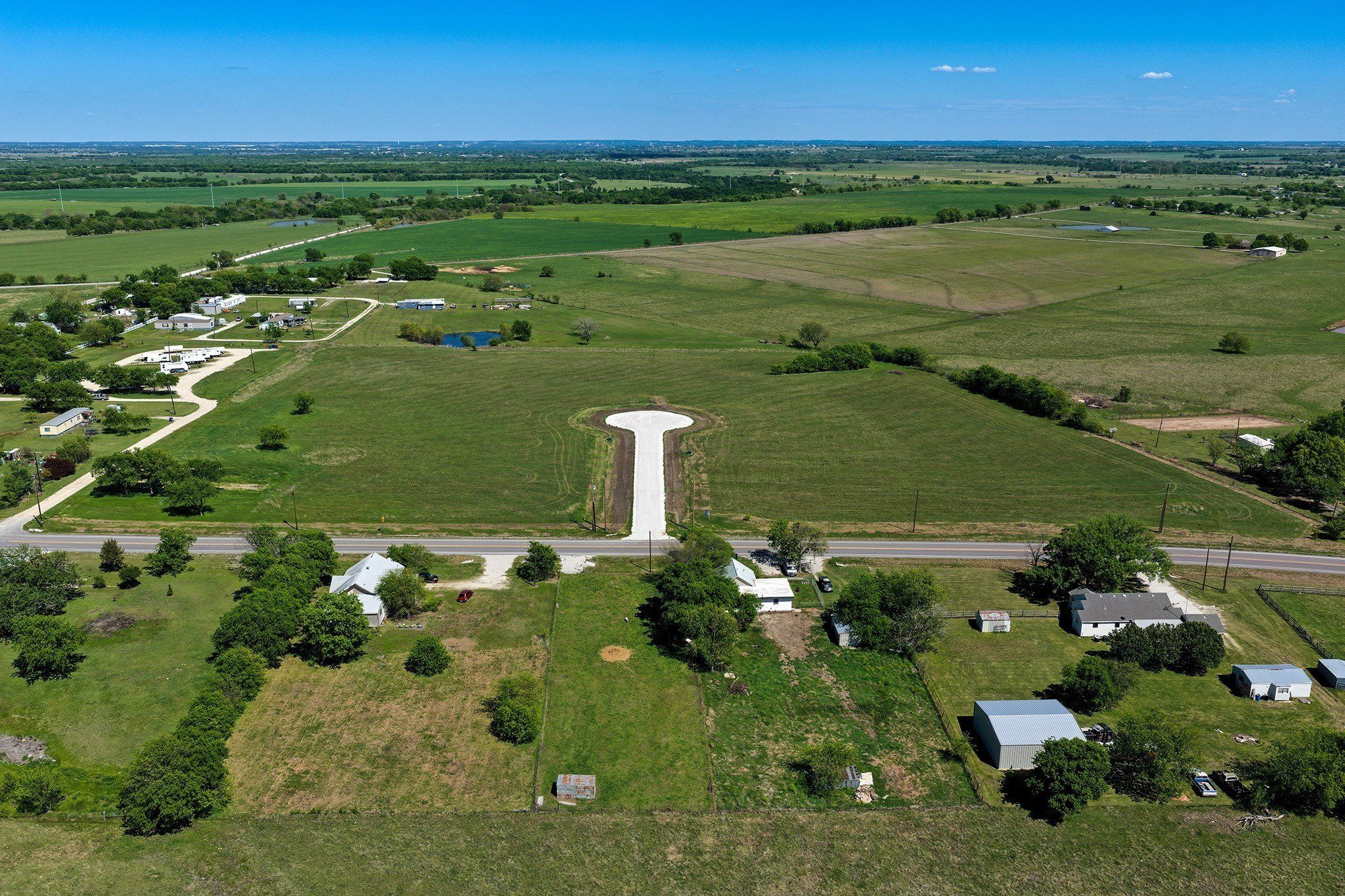 40 Grewing Drive. Muenster, TX 76252