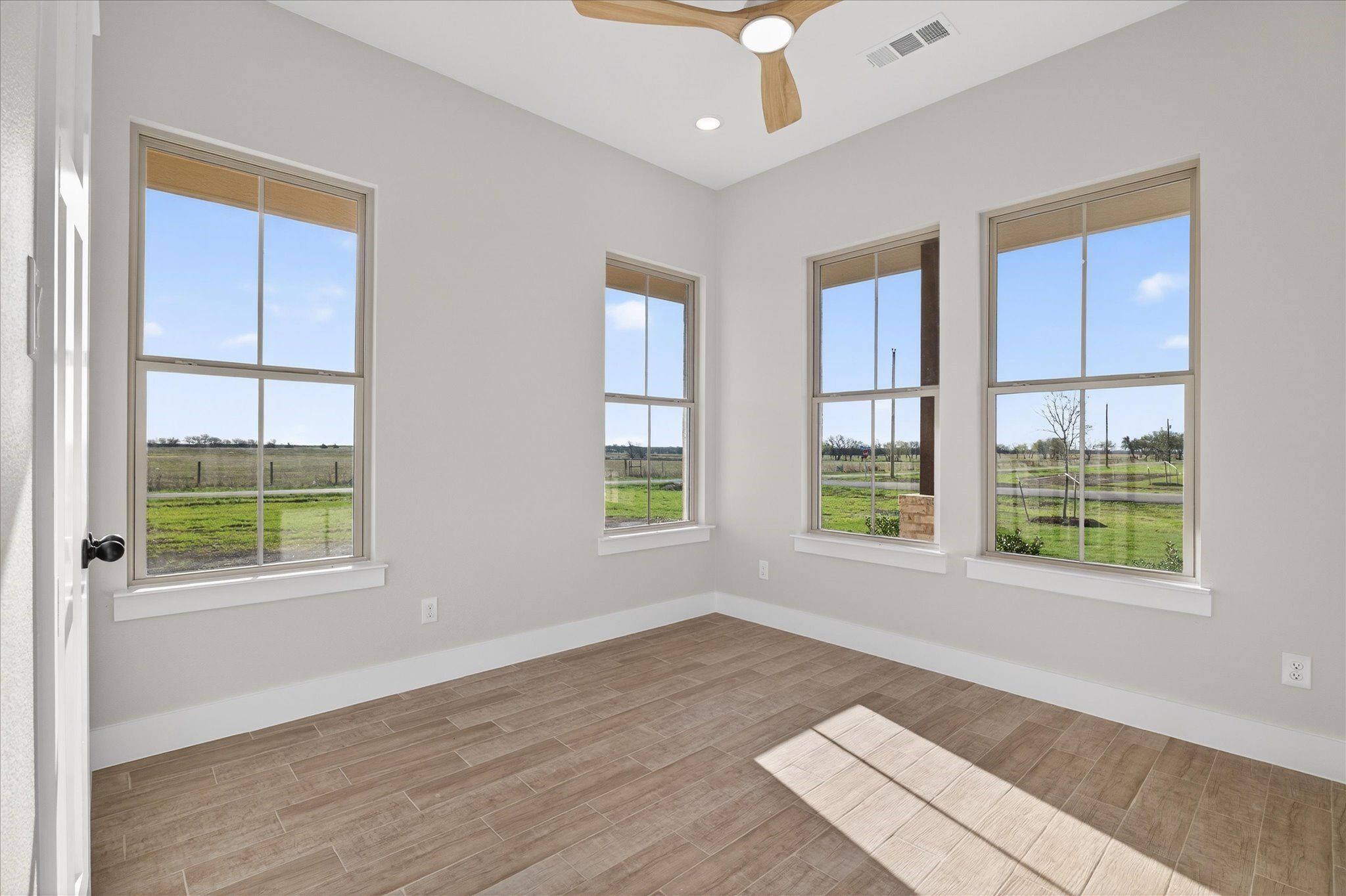 861 Alondrita Street. Celeste, TX 75423