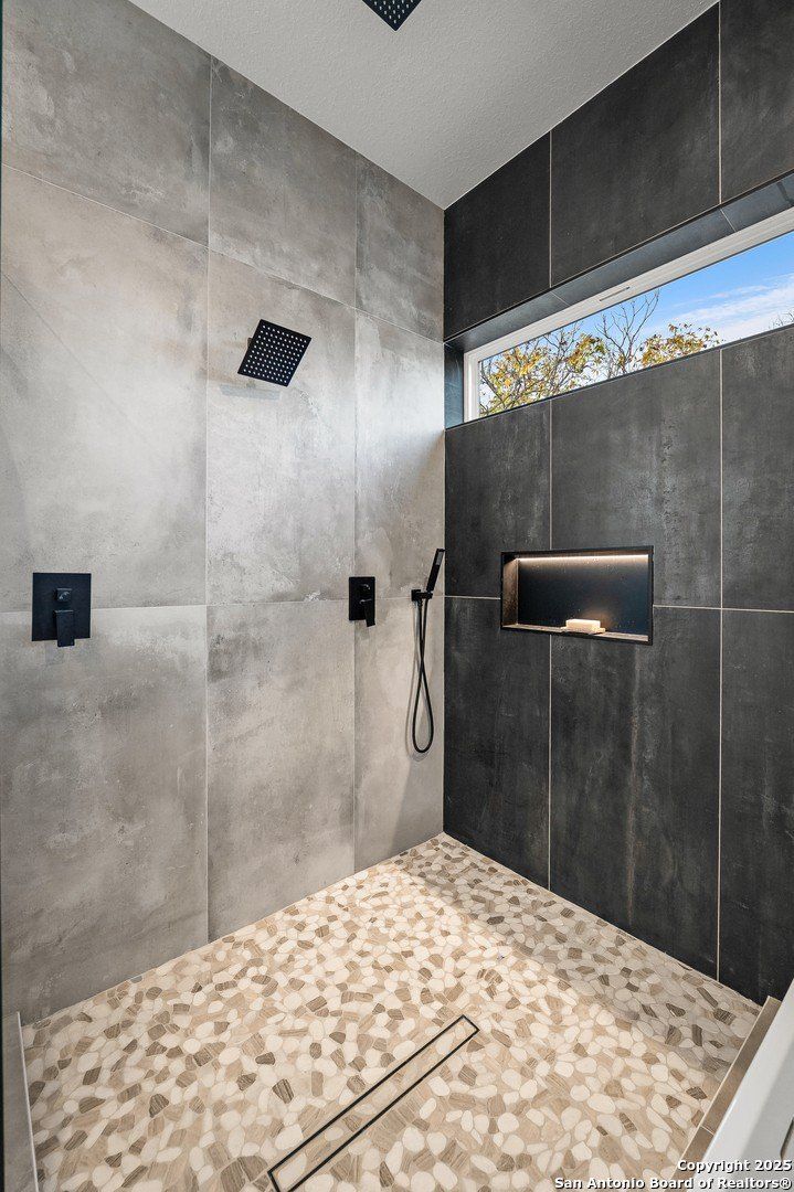 257 E Baylor. San Antonio, TX 78204