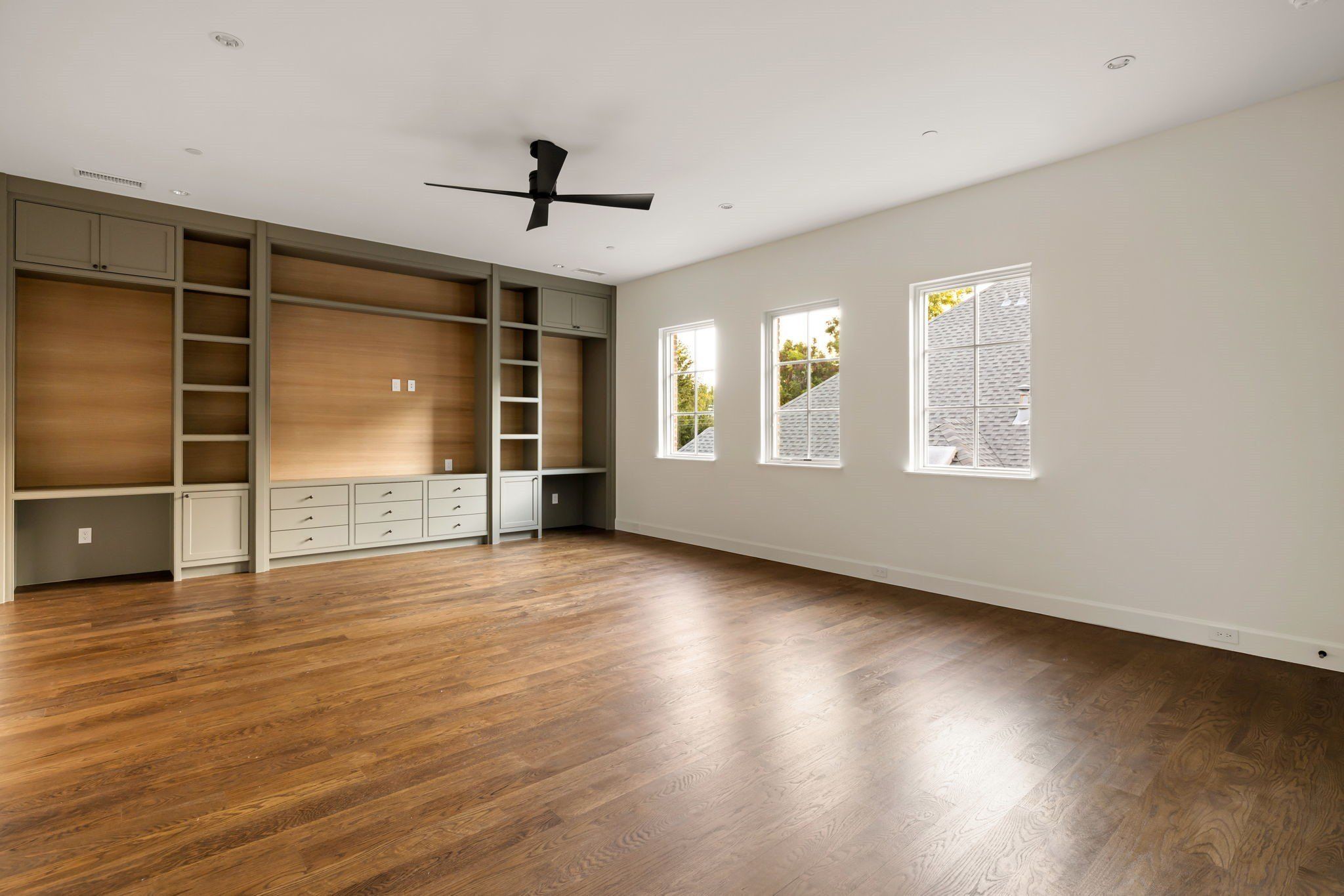 6124 Lakehurst Avenue. Dallas, TX 75230