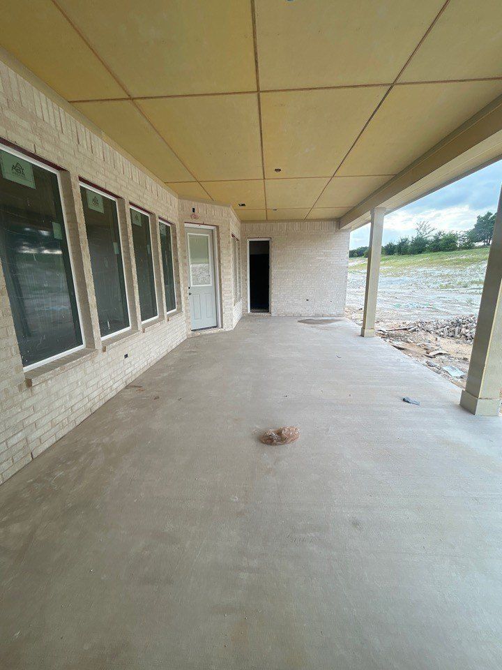 1110 Perrin Lane. Van Alstyne, TX 75495