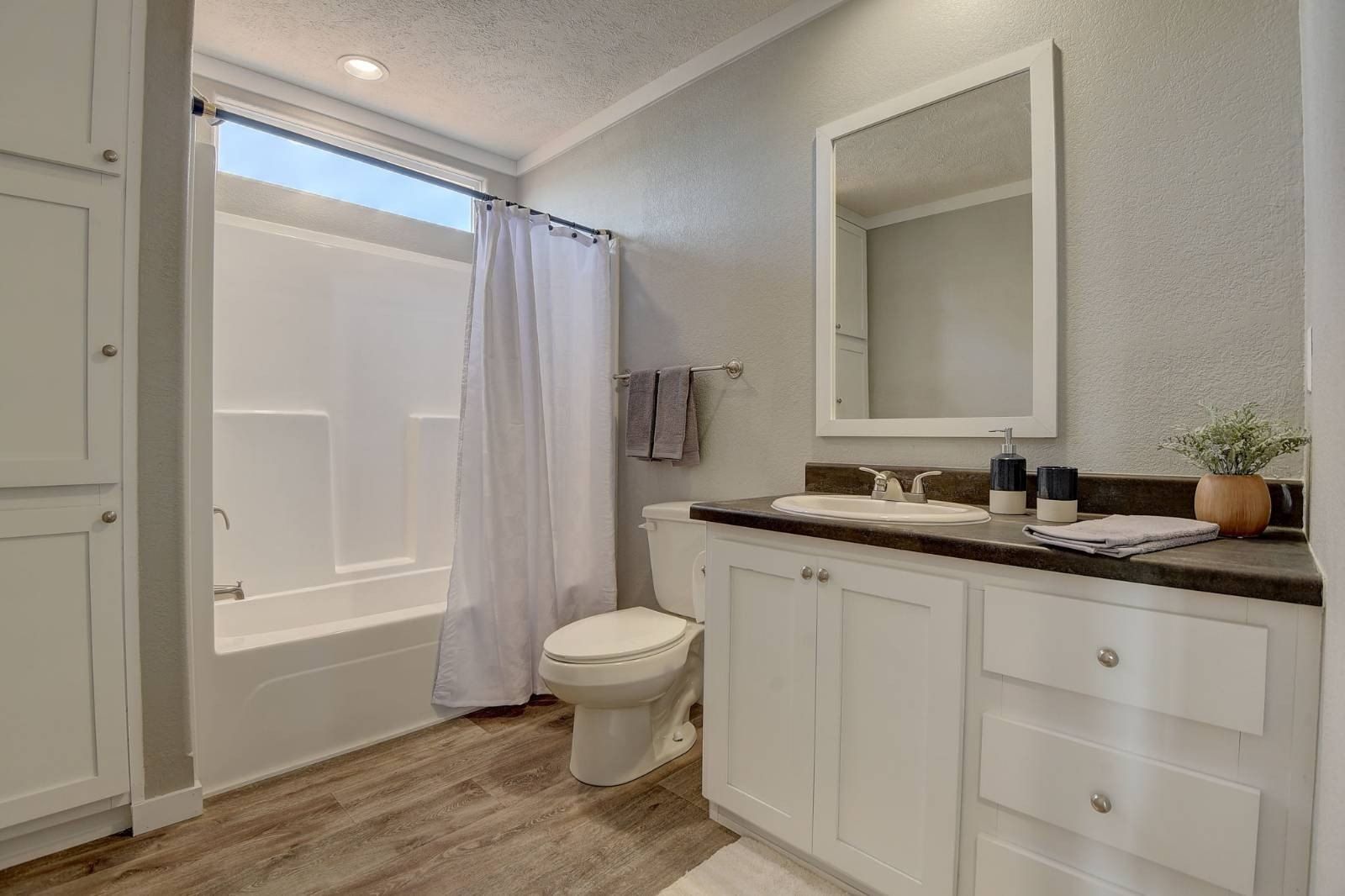 1040 Monarch Drive. Cleburne, TX 76033