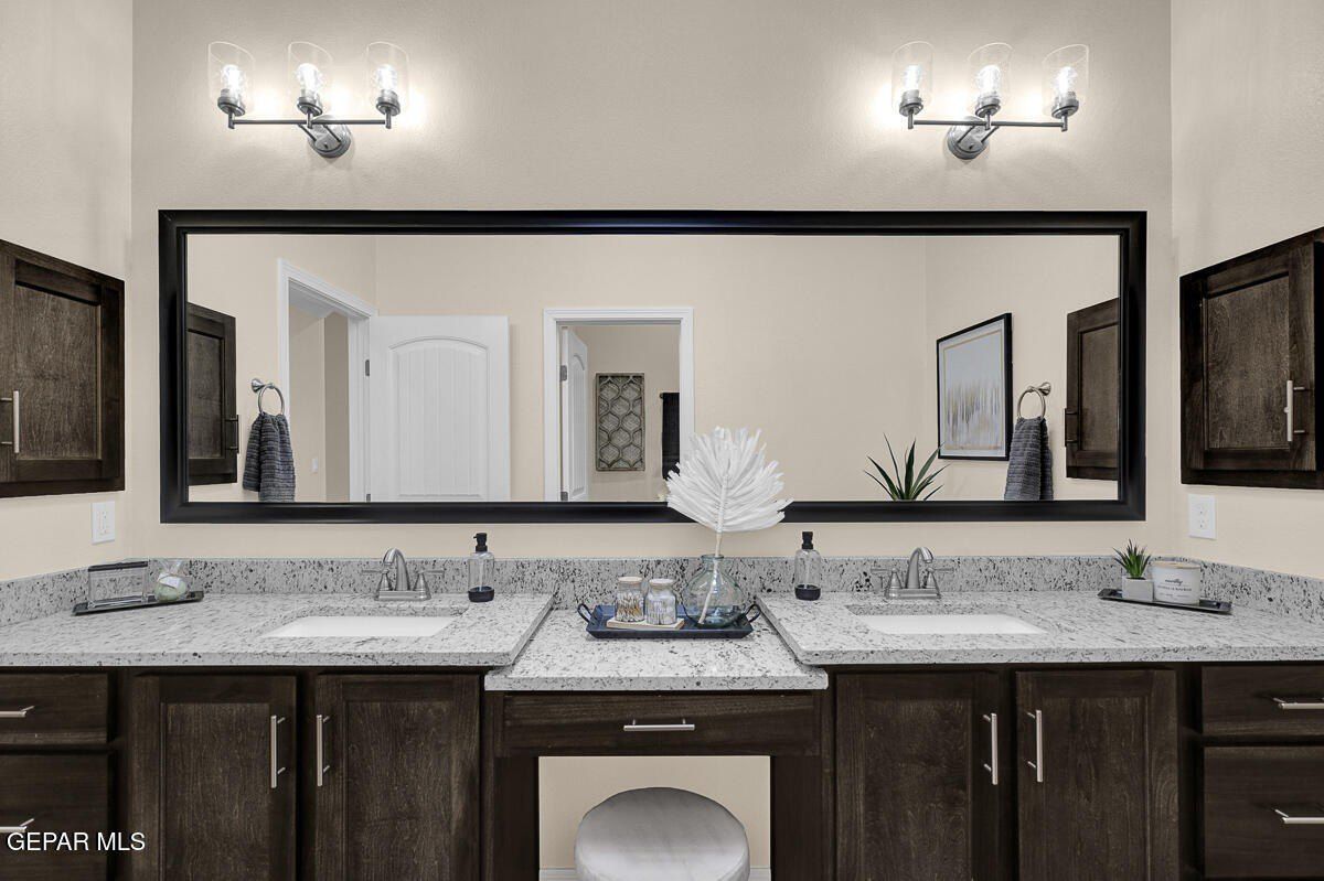 423 Jaime Alvarado. Clint, TX 79836