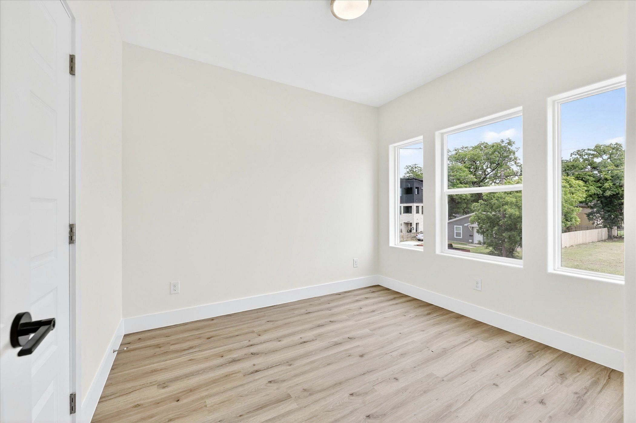 2505 Pennsylvania Avenue. Dallas, TX 75215