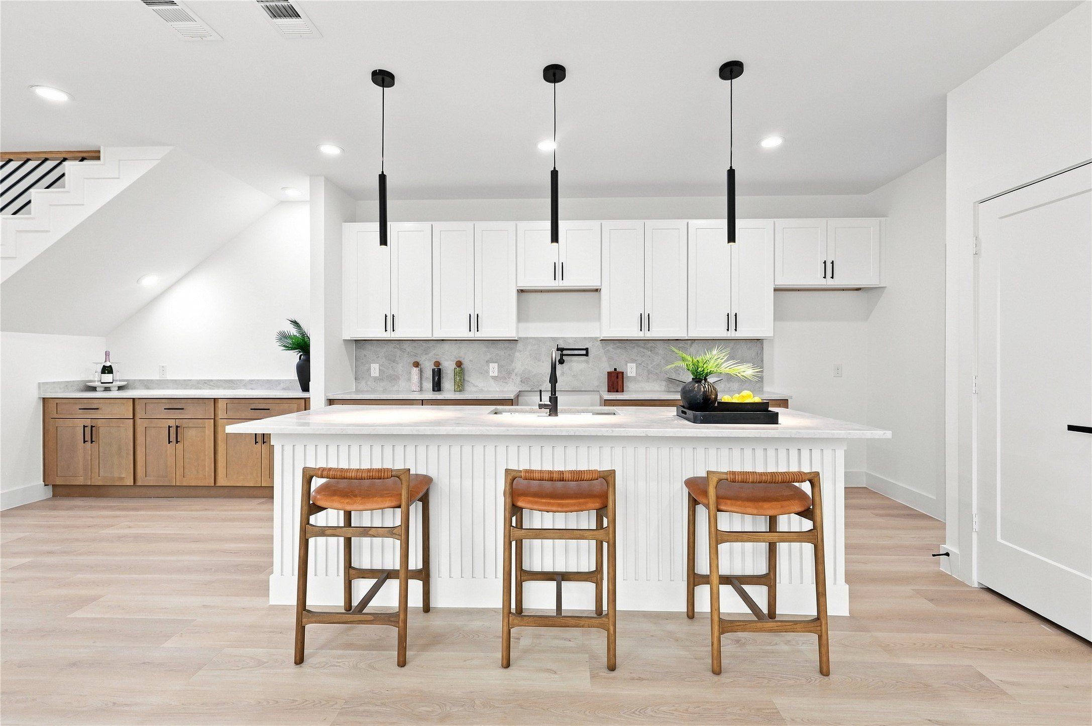 4004  4006 S Denley Drive. Dallas, TX 75216