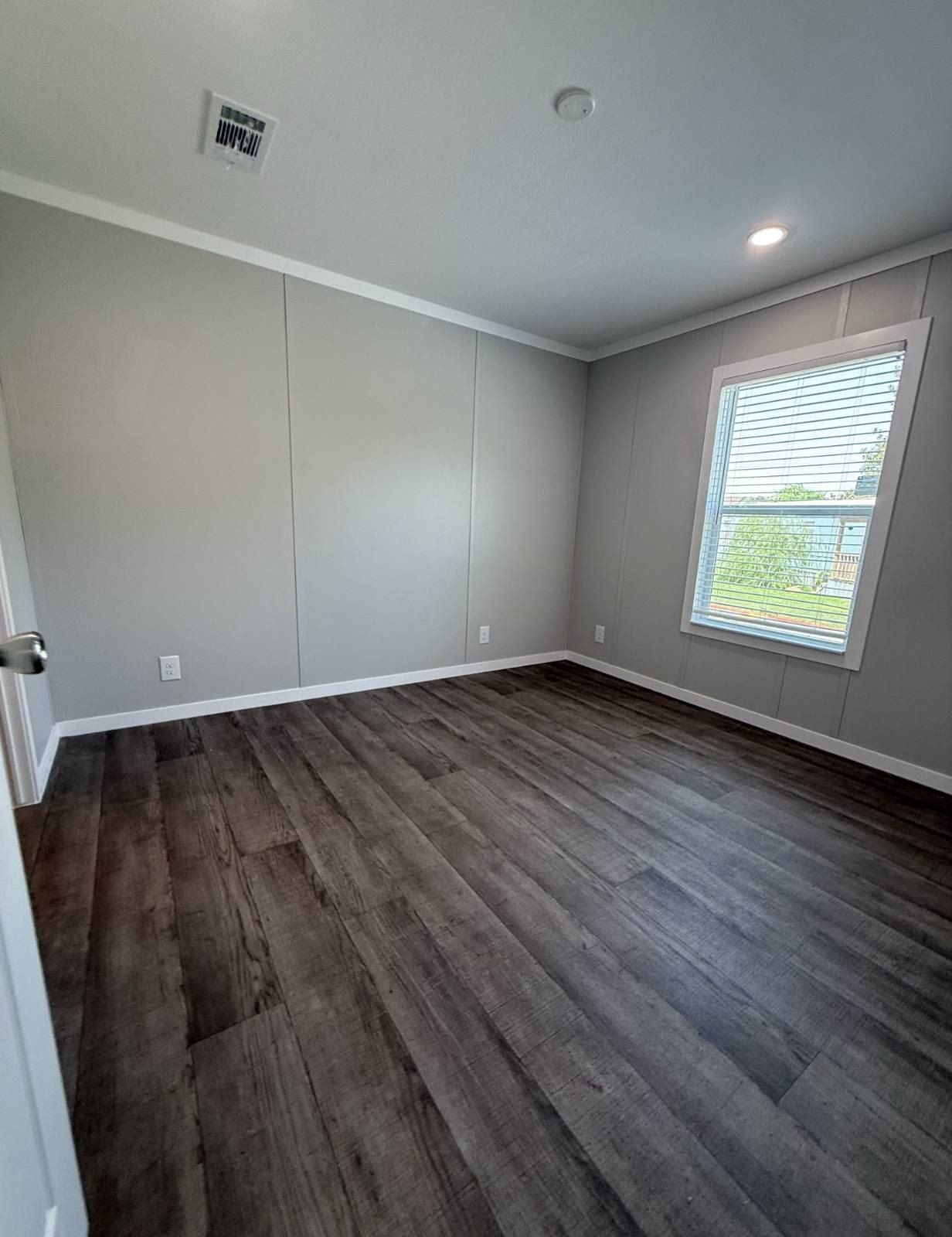 2215 Ashgrove Dr. Arlington, TX 76006
