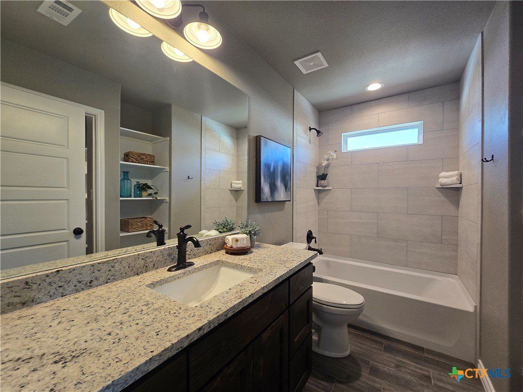 1746 Blueridge. Canyon Lake, TX 78133