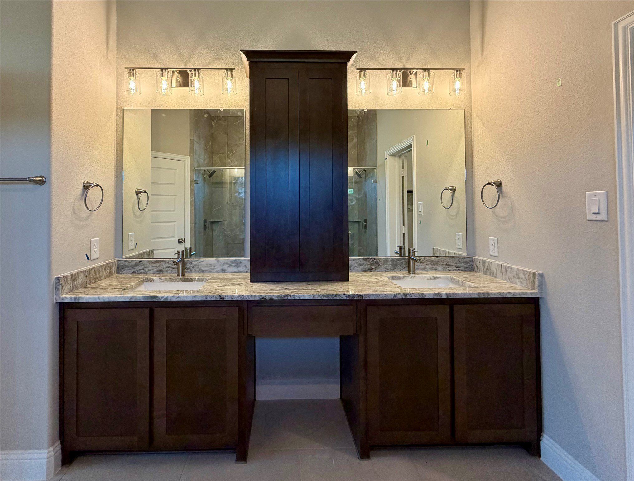 345 Penley Place. Greenville, TX 75401