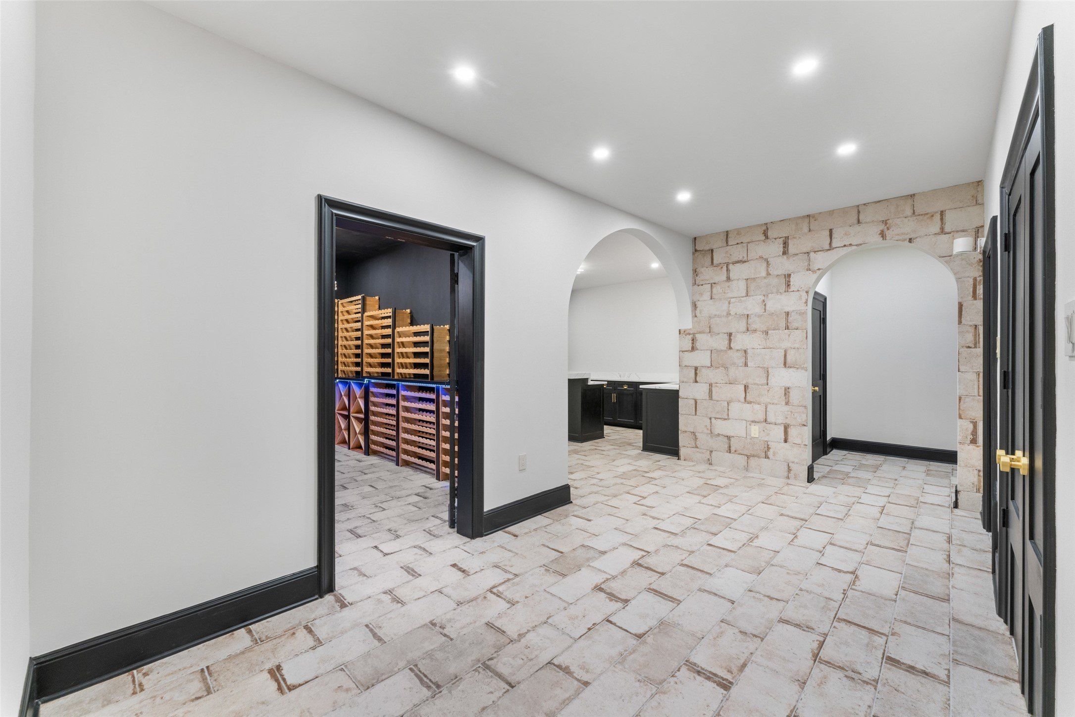 6941 Gaston Avenue. Dallas, TX 75214