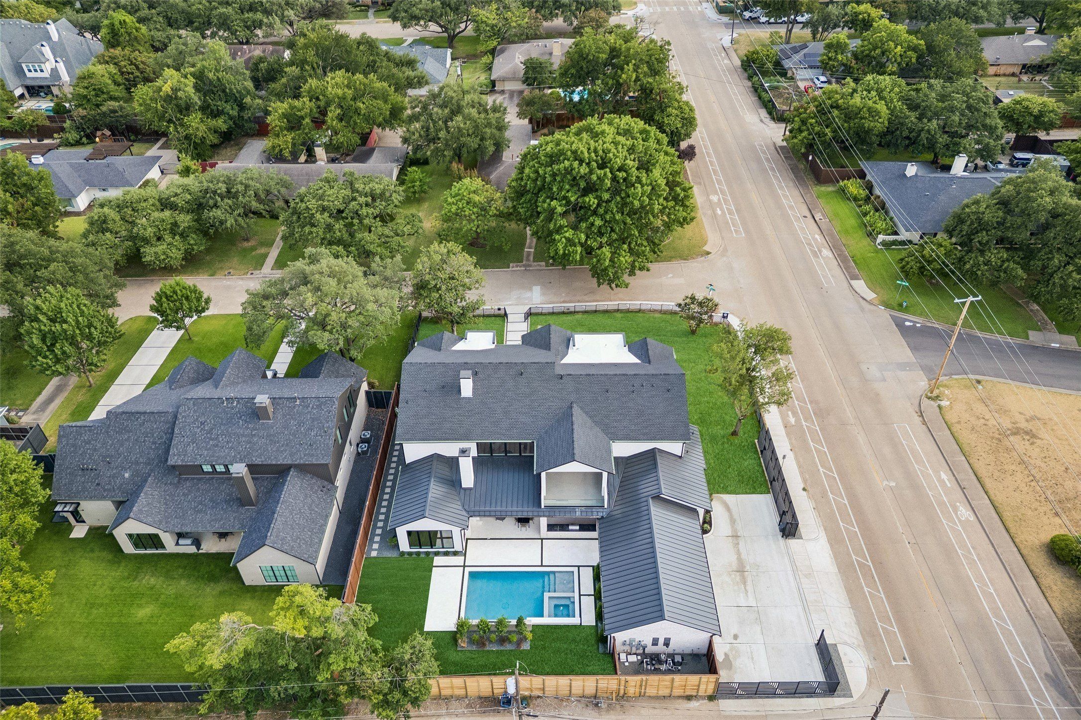 3807 Pallos Verdas Drive. Dallas, TX 75229