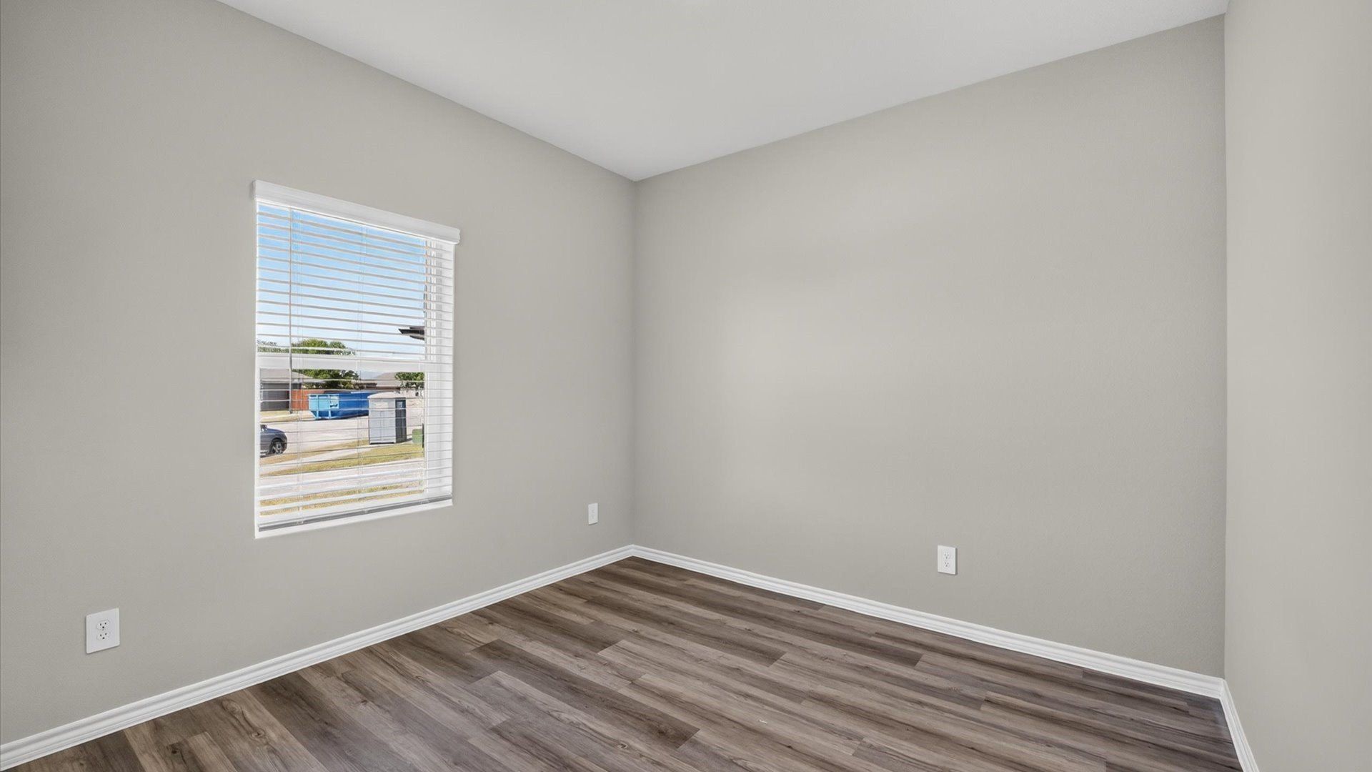 1112 Belhaven Street. Granbury, TX 76048