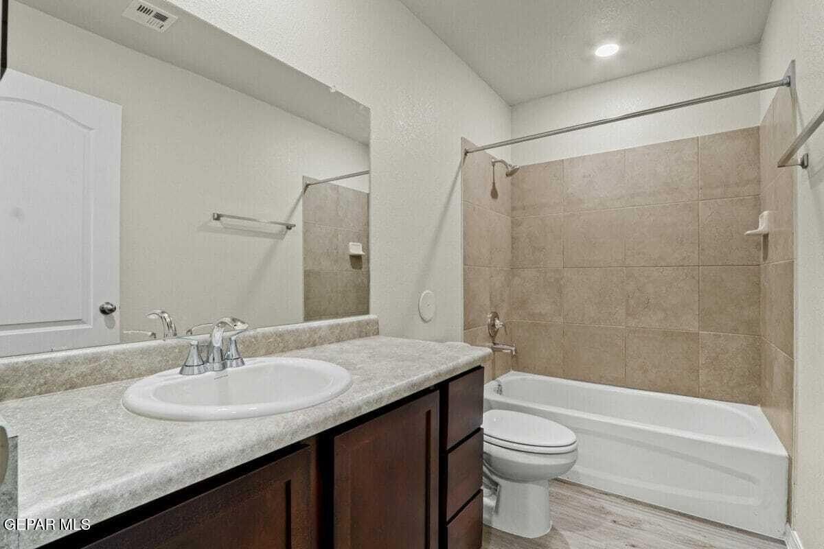 14224 Star Cactus Avenue. Horizon City, TX 79928