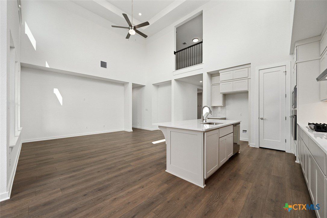 305 Luttrell Lane. Liberty Hill, TX 78642