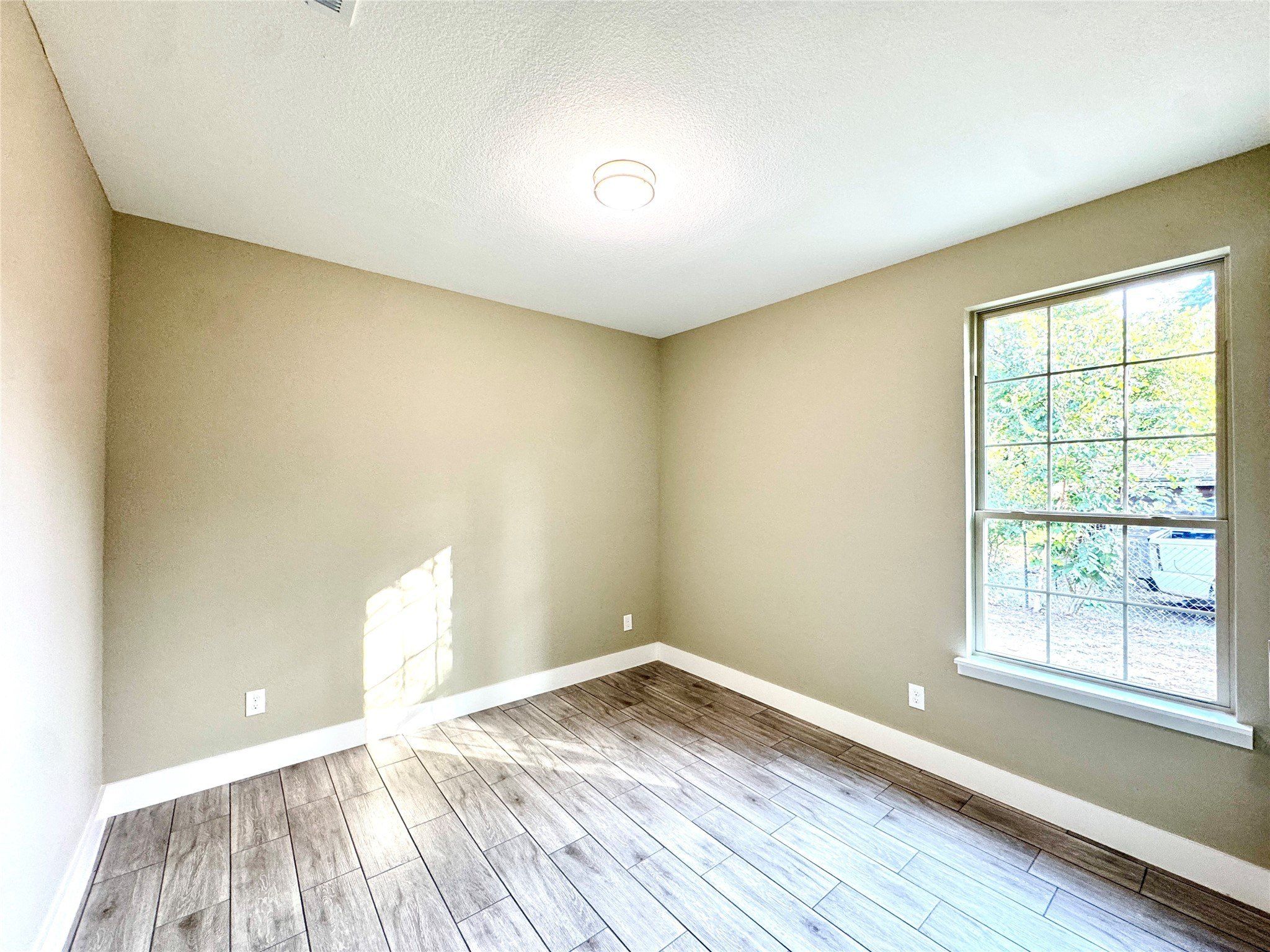 1093 Oak Ridge Drive. Terrell, TX 75160