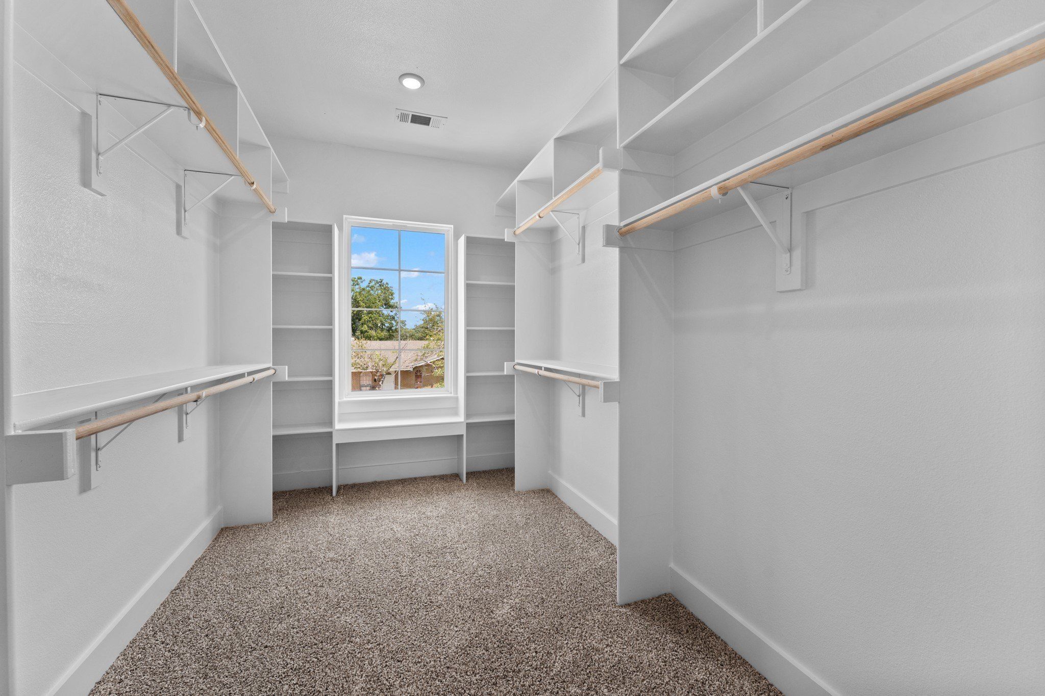 3825 Williamsburg Drive. Garland, TX 75043