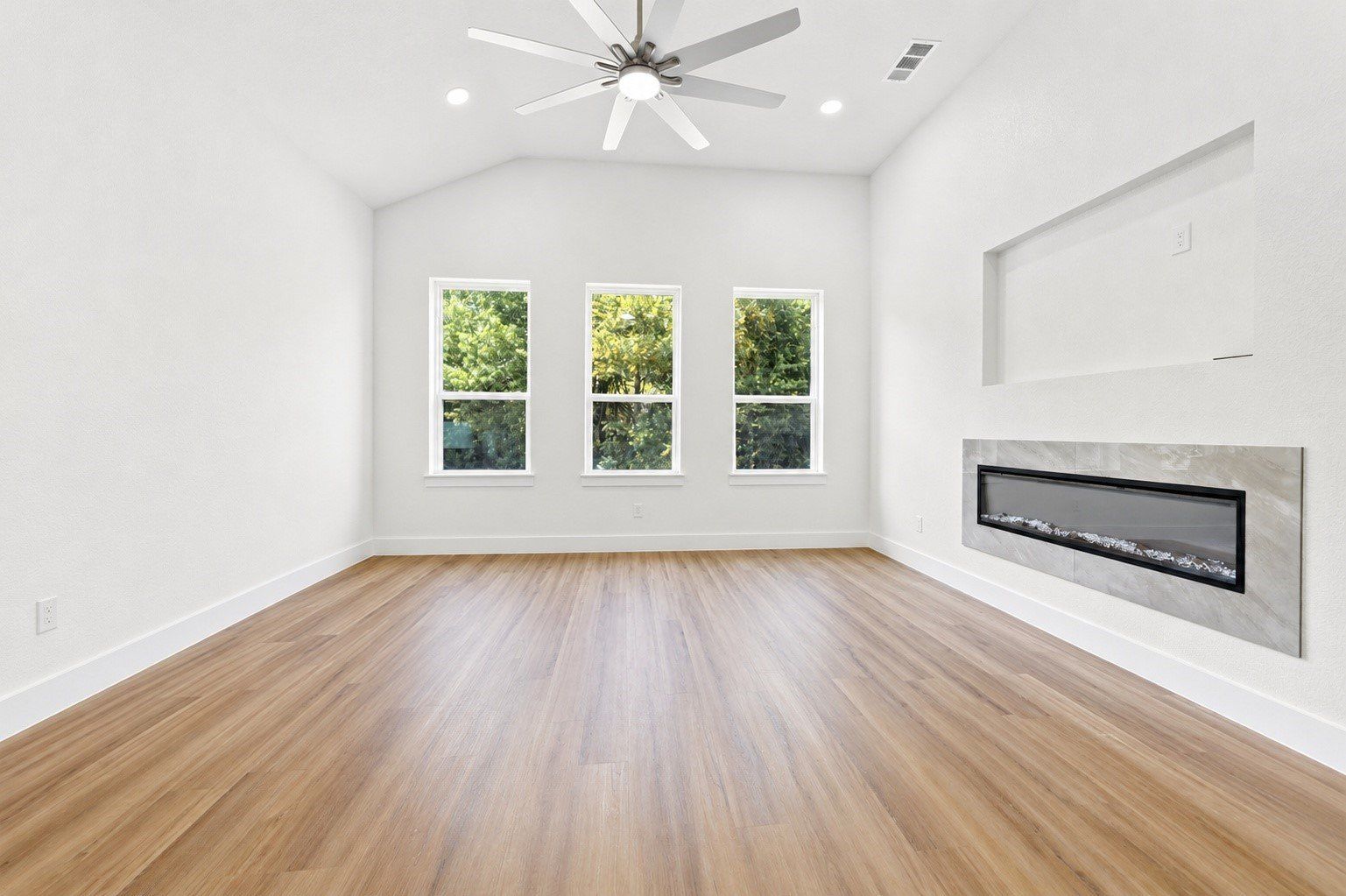 1250 Southfork. Waxahachie, TX 75167