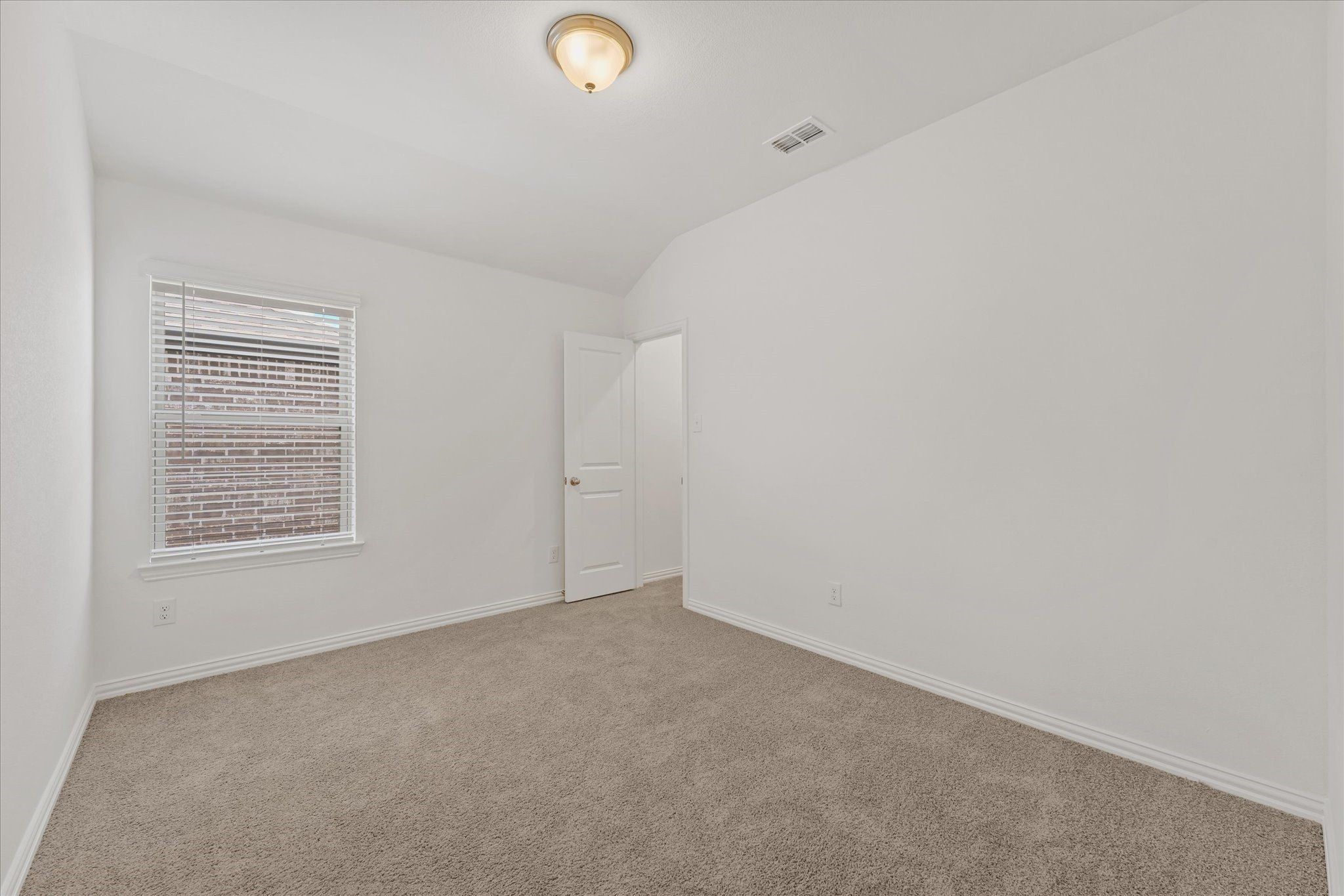1721 Rushpea. Royse City, TX 75189