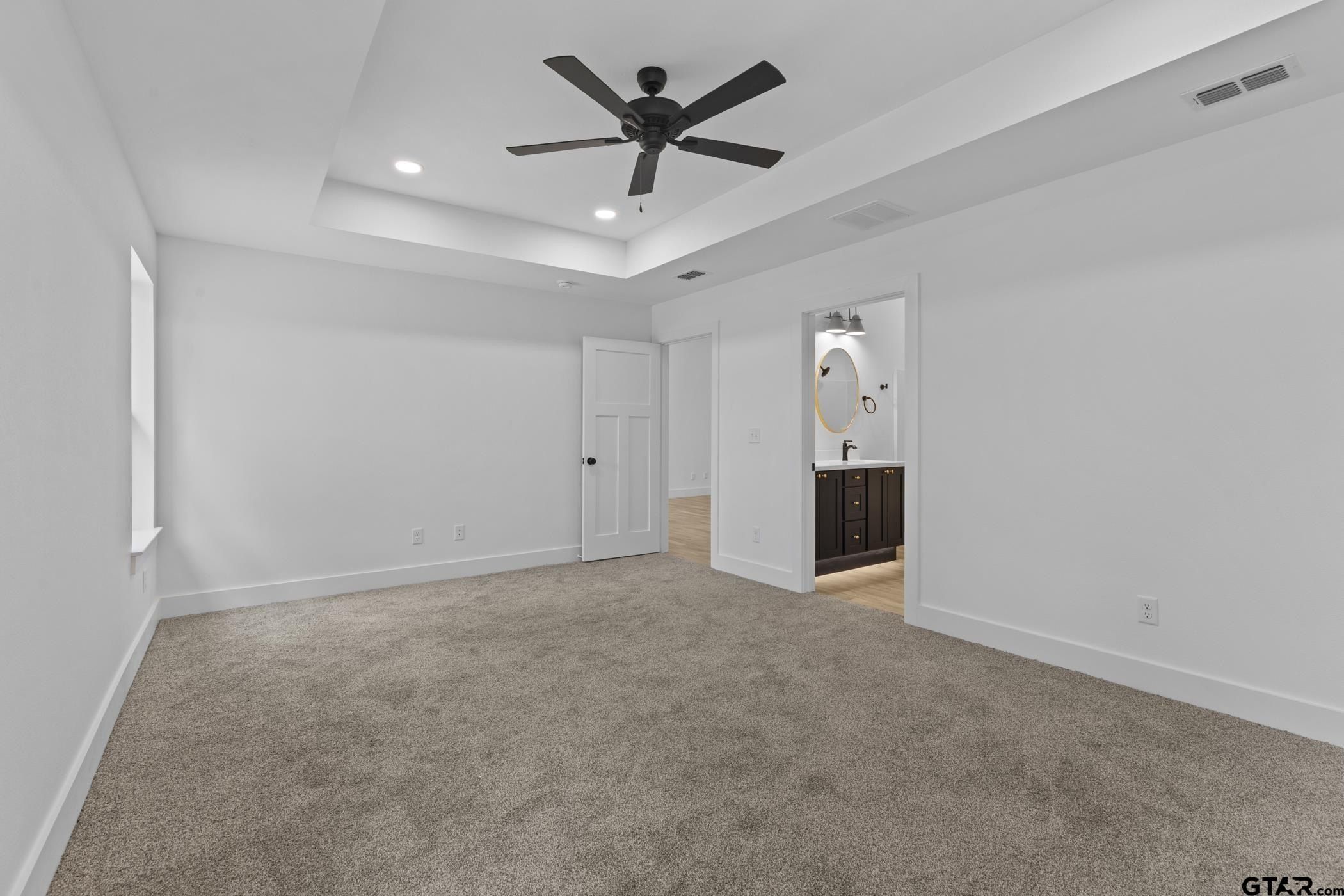 16510 Crossing Circle. Lindale, TX 75771