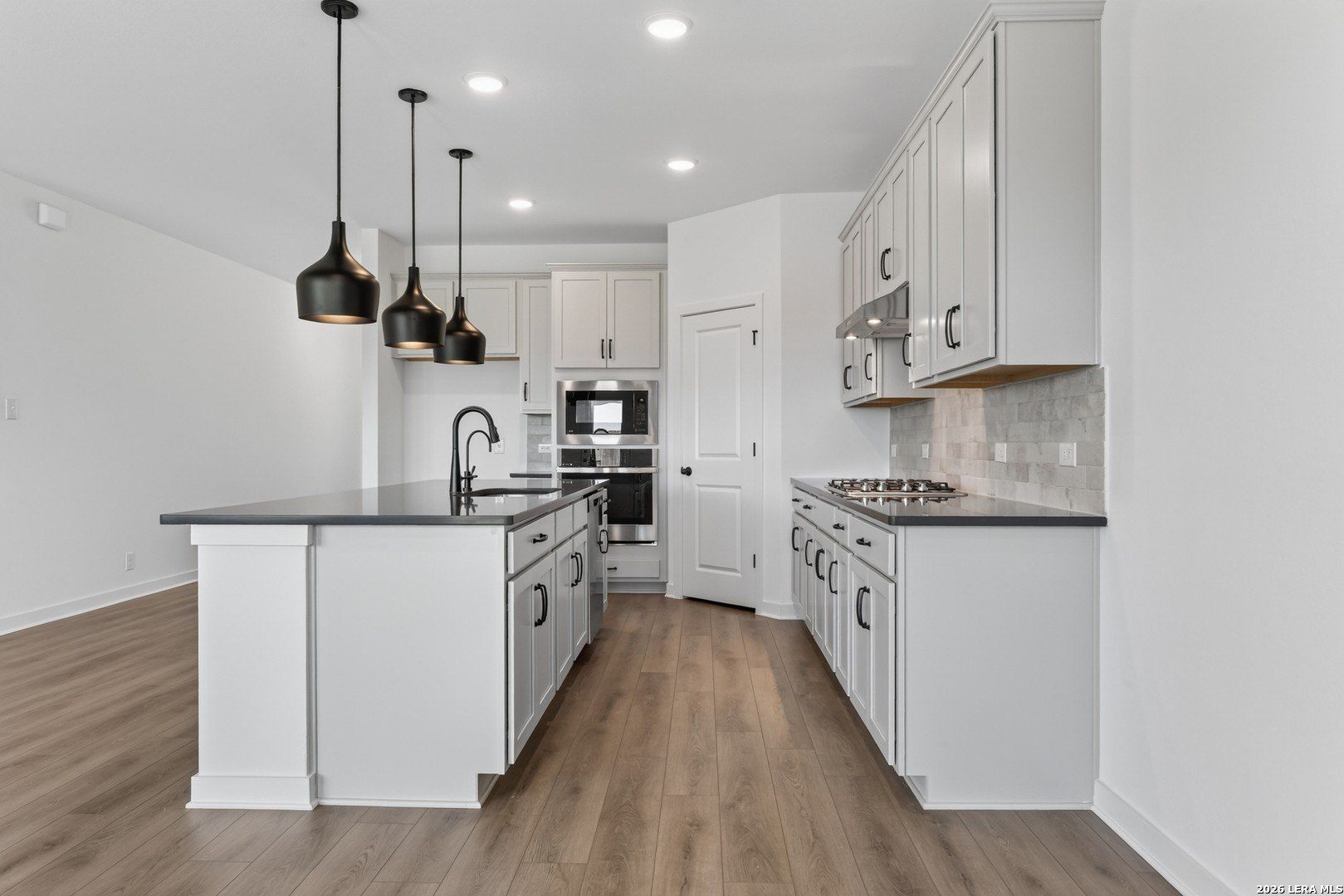 12102 Vista Flats. Live Oak, TX 78233