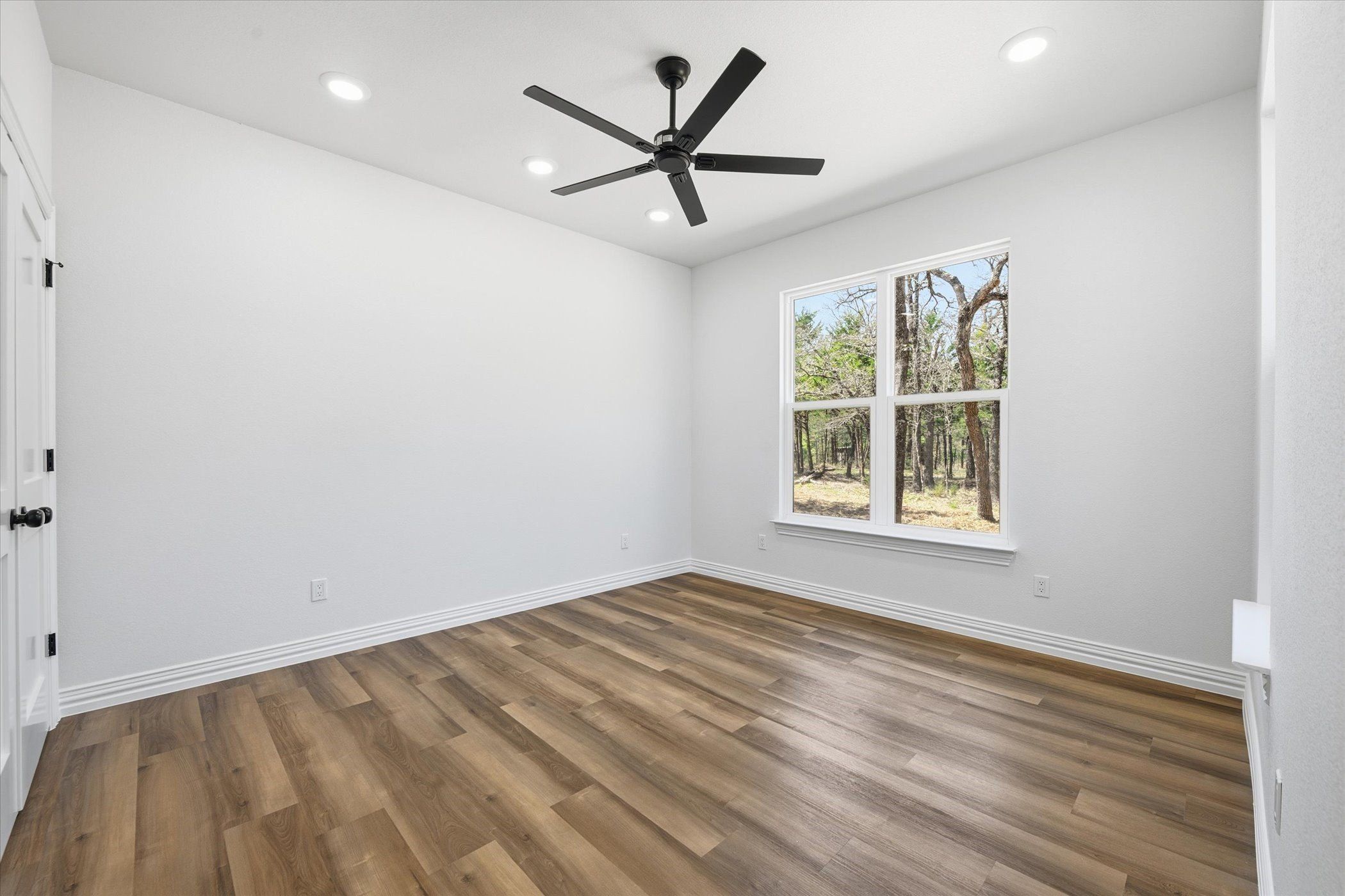 377 Oak Cove Court. Sunset, TX 76270
