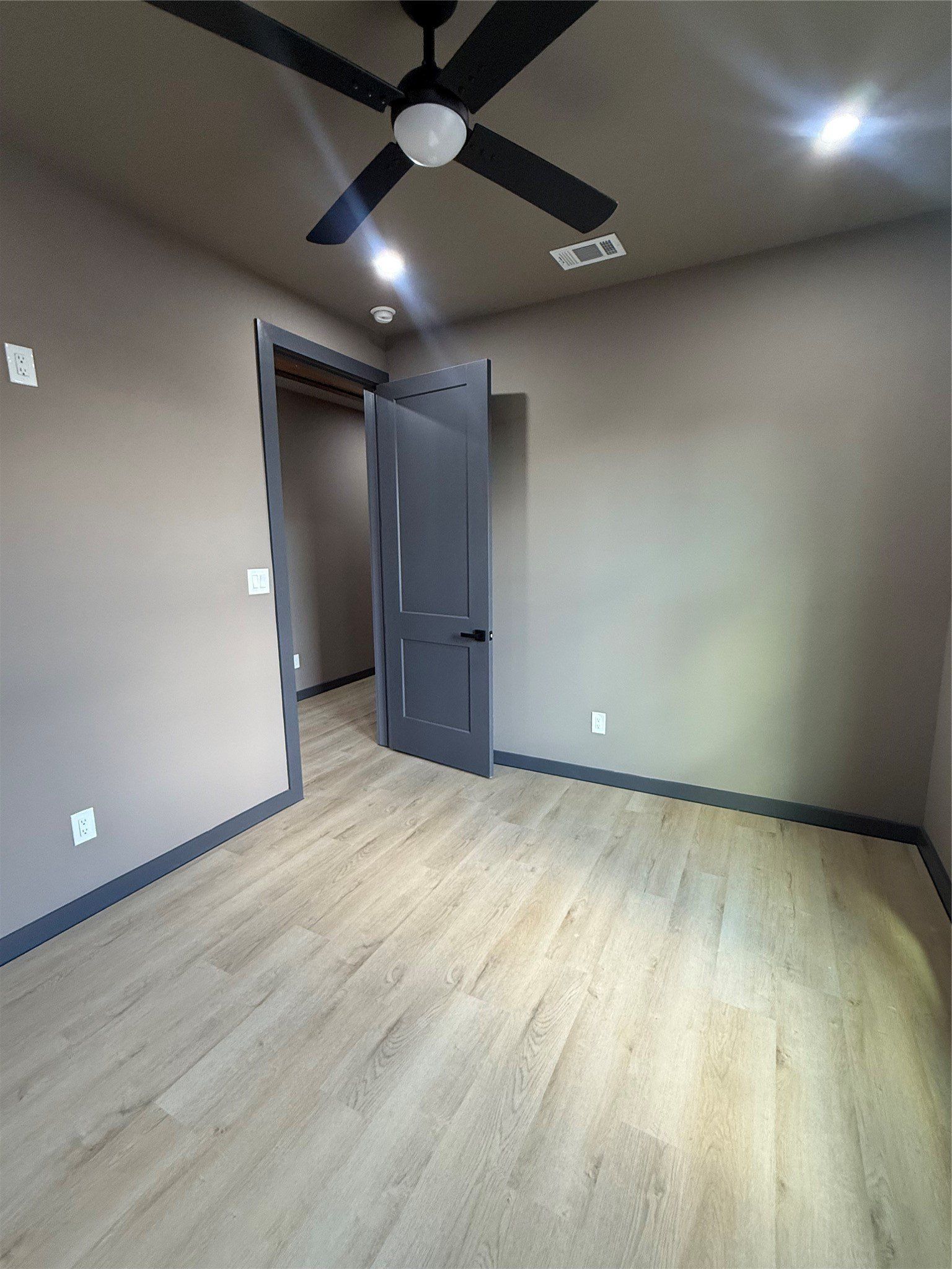 820 Lambert Street. Dallas, TX 75203