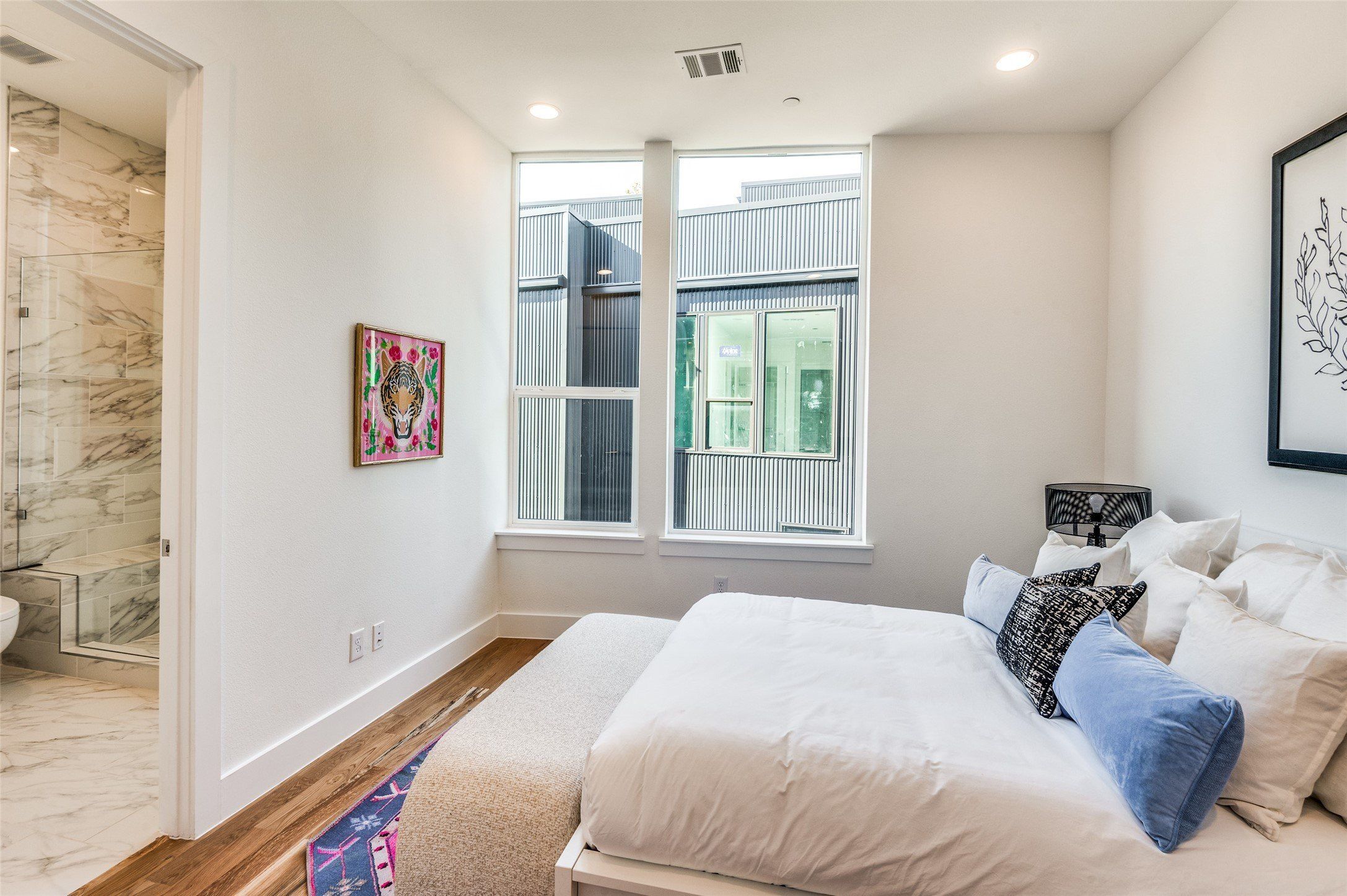 426 W 9Th Street. Dallas, TX 75208