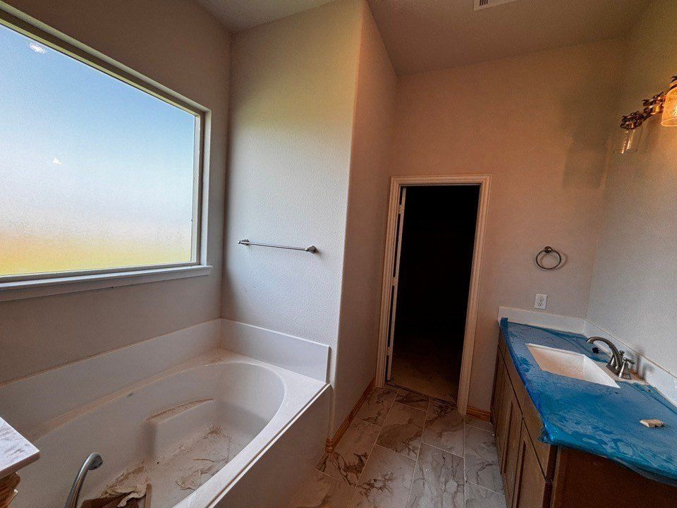 156 Hillview Trail. Decatur, TX 76234