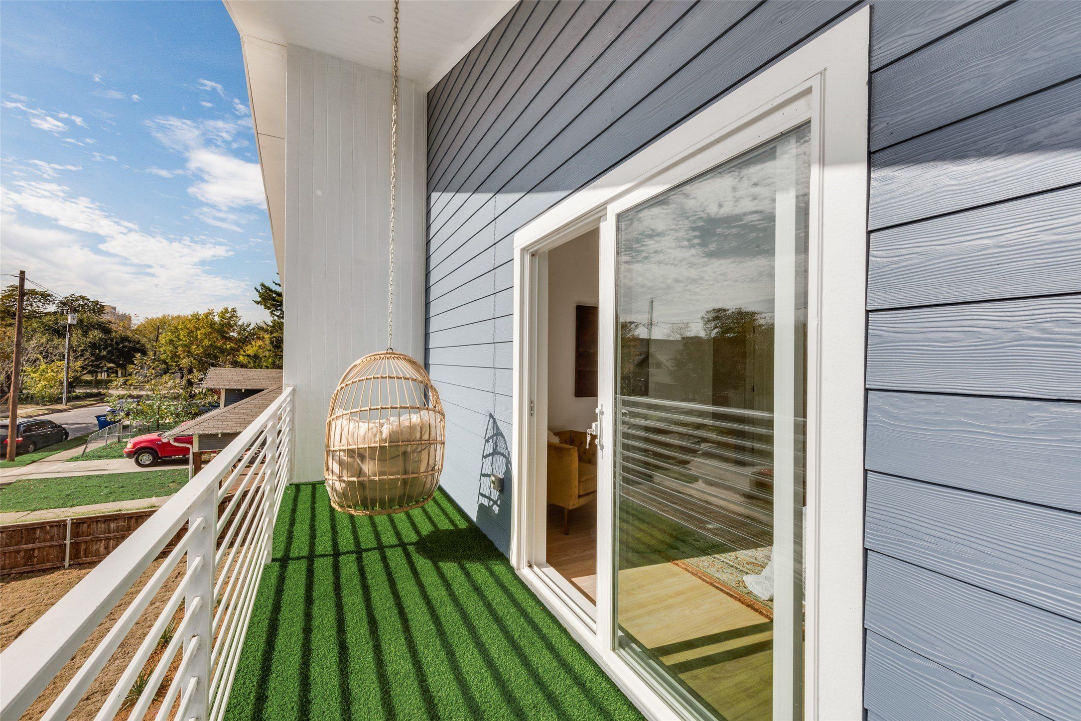 621623 Melba Street. Dallas, TX 75208