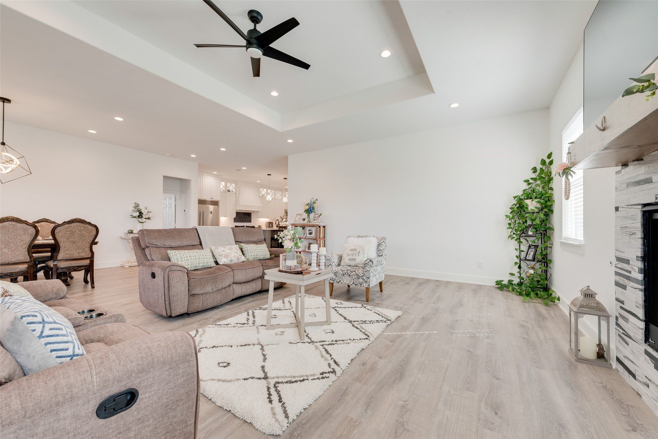 327 Lovers Lane. Terrell, TX 75160