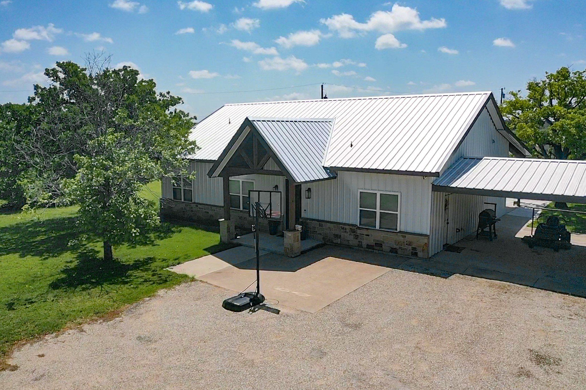 1201 Synterra Estates Loop. Jacksboro, TX 76458