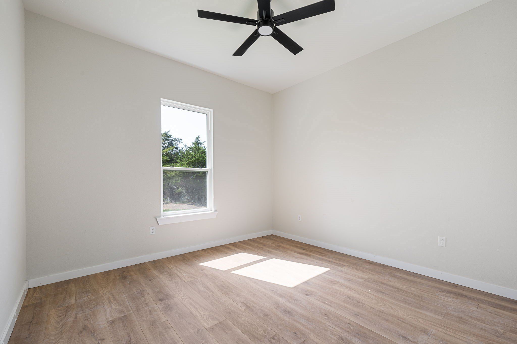 3051 Stonebriar Drive. Waxahachie, TX 75165